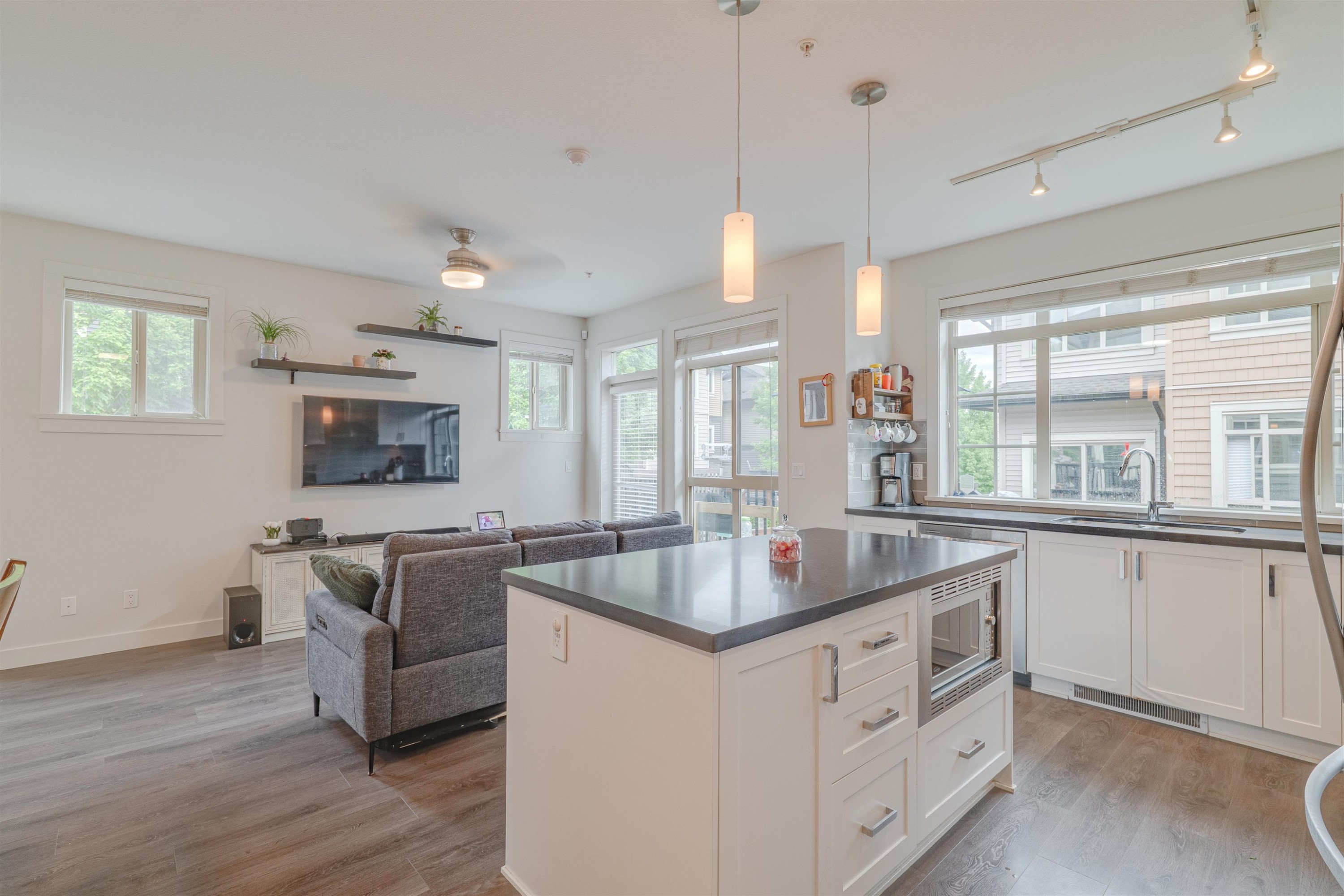 









11305


240

Street, 158,
Maple Ridge,




BC
V2W 0J1

