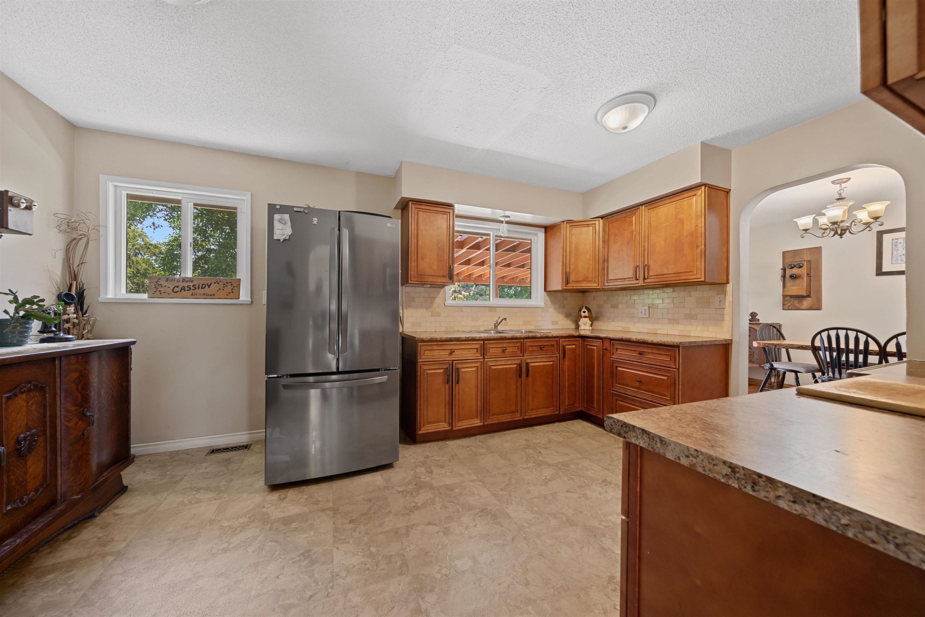 









21656


Donovan

Avenue,
Maple Ridge,




BC
V2X 3A3

