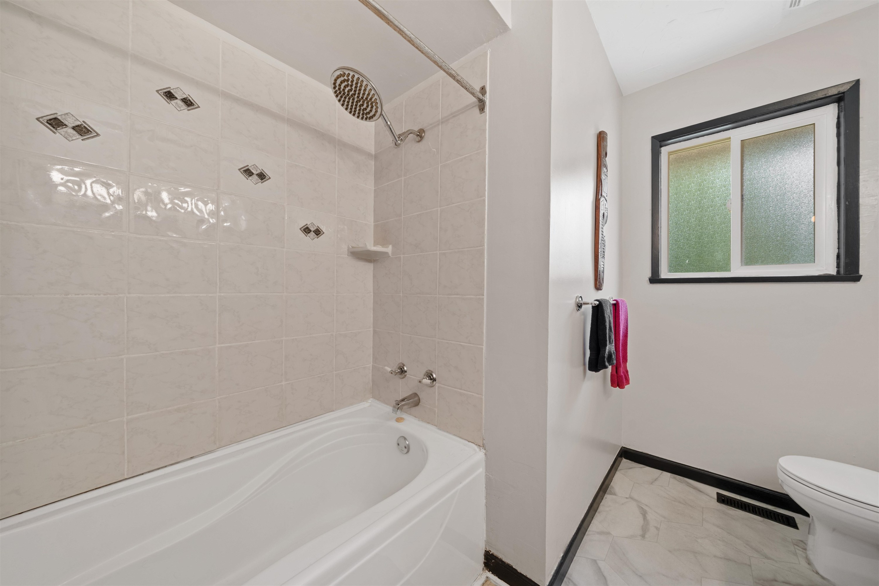 









21656


Donovan

Avenue,
Maple Ridge,




BC
V2X 3A3

