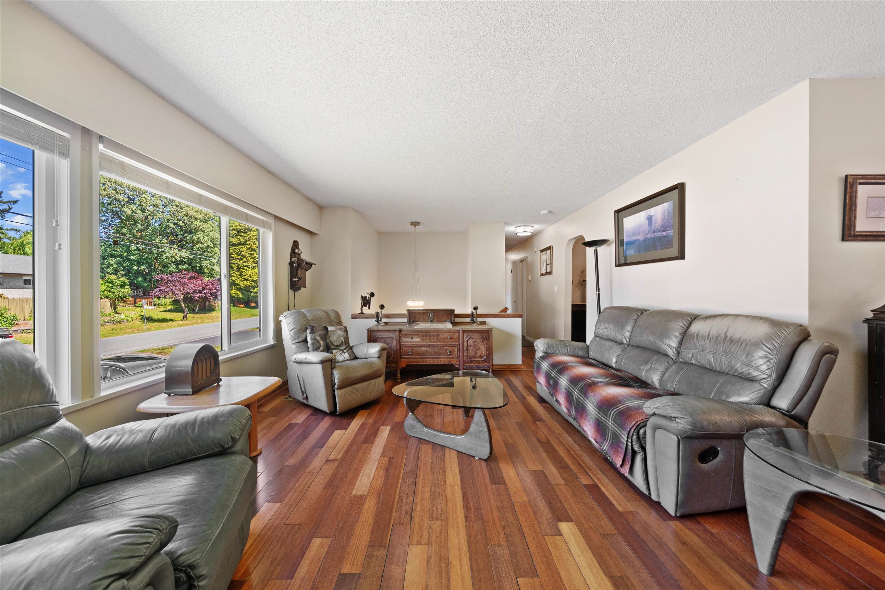 









21656


Donovan

Avenue,
Maple Ridge,




BC
V2X 3A3

