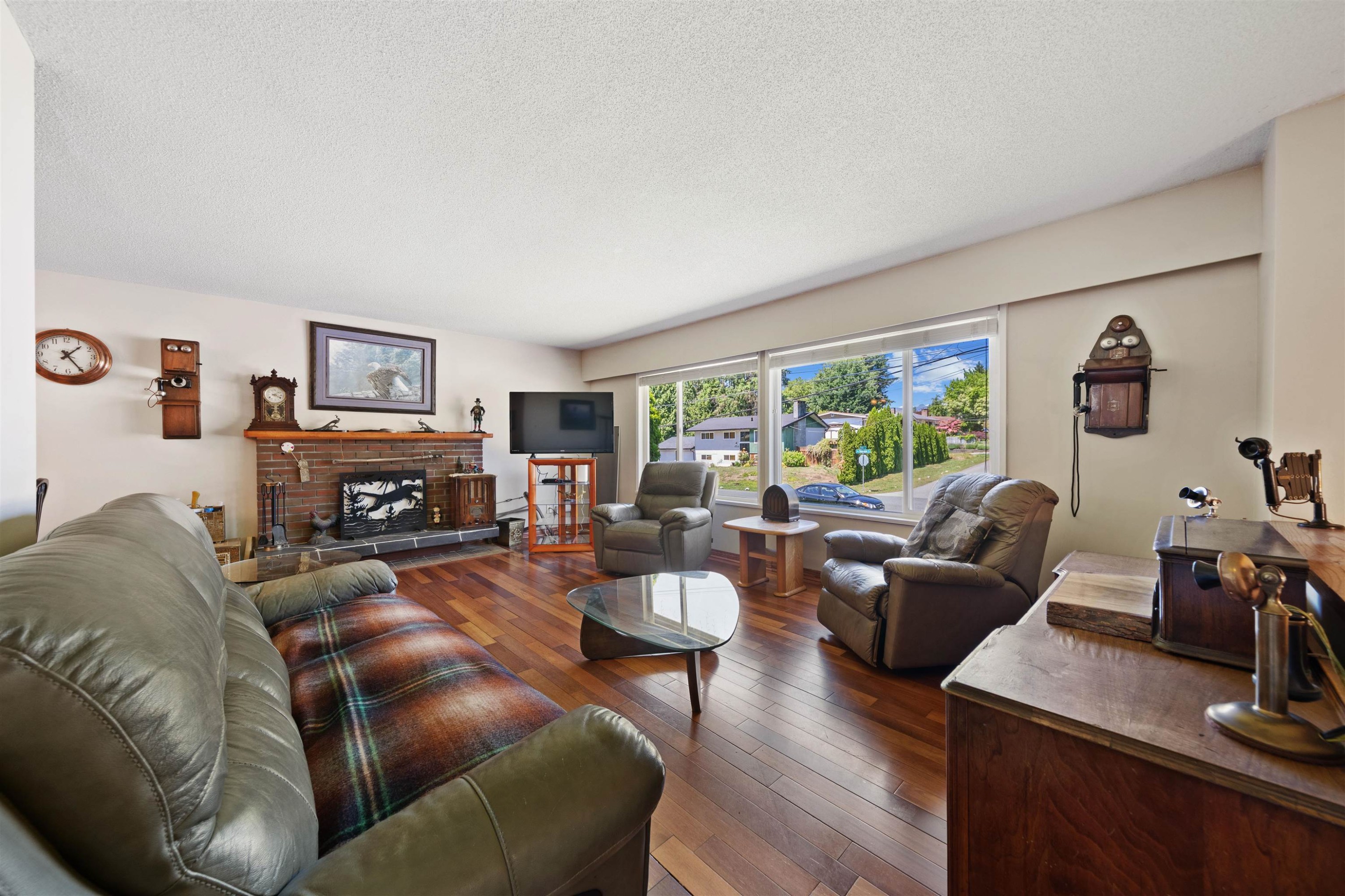 









21656


Donovan

Avenue,
Maple Ridge,




BC
V2X 3A3

