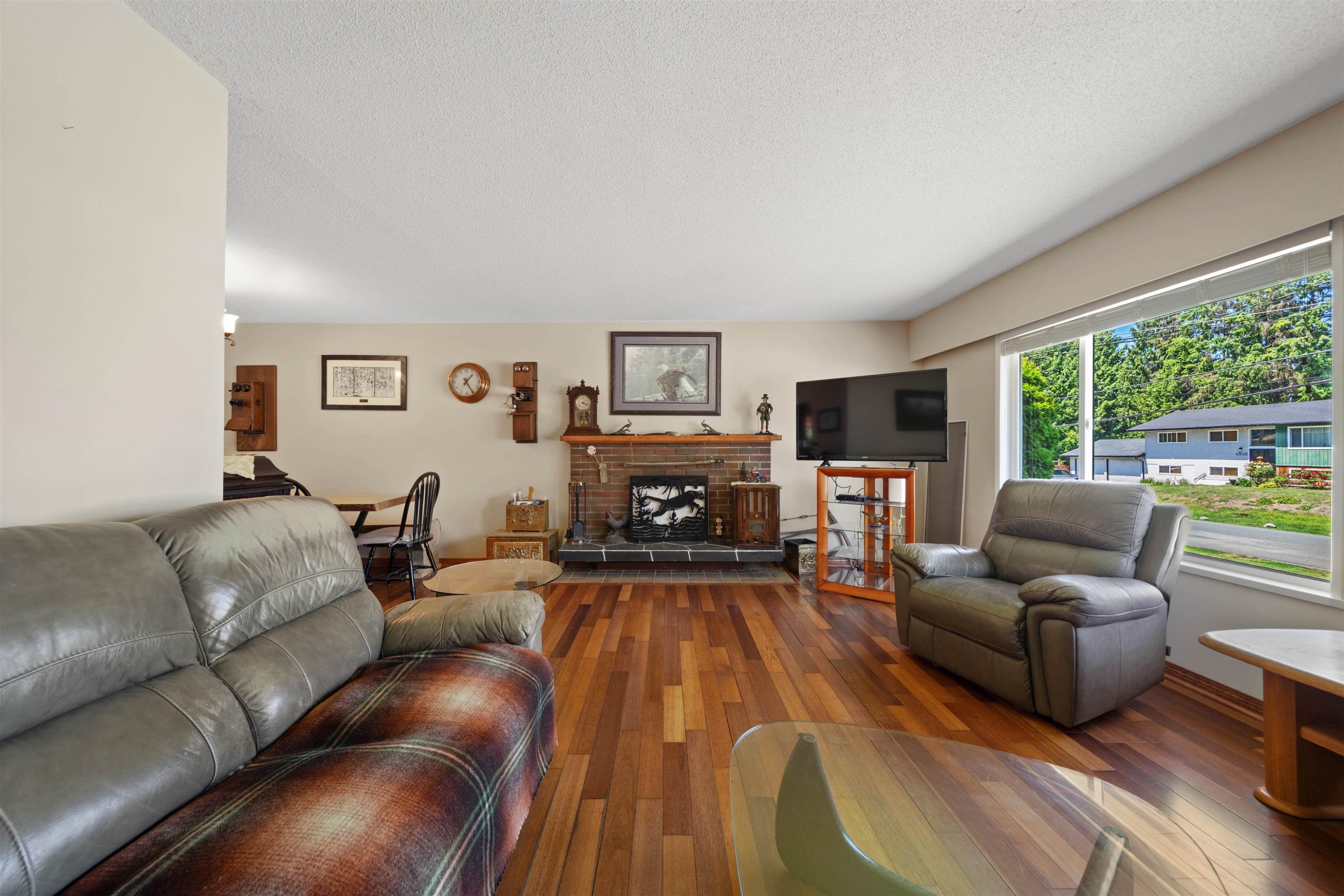 









21656


Donovan

Avenue,
Maple Ridge,




BC
V2X 3A3

