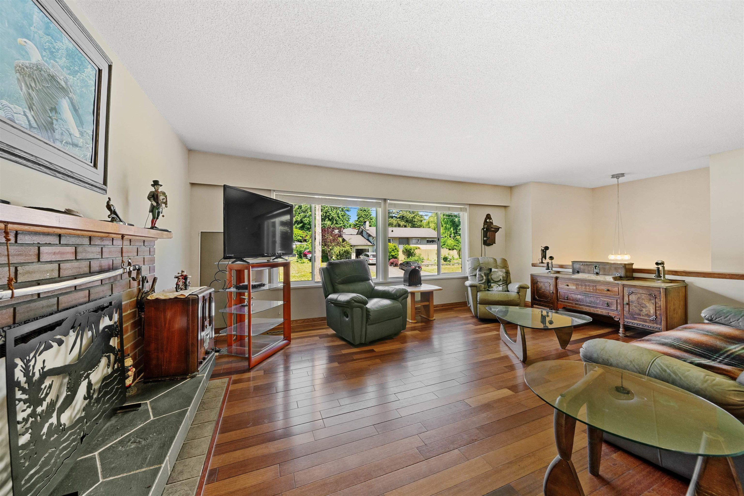 









21656


Donovan

Avenue,
Maple Ridge,




BC
V2X 3A3

