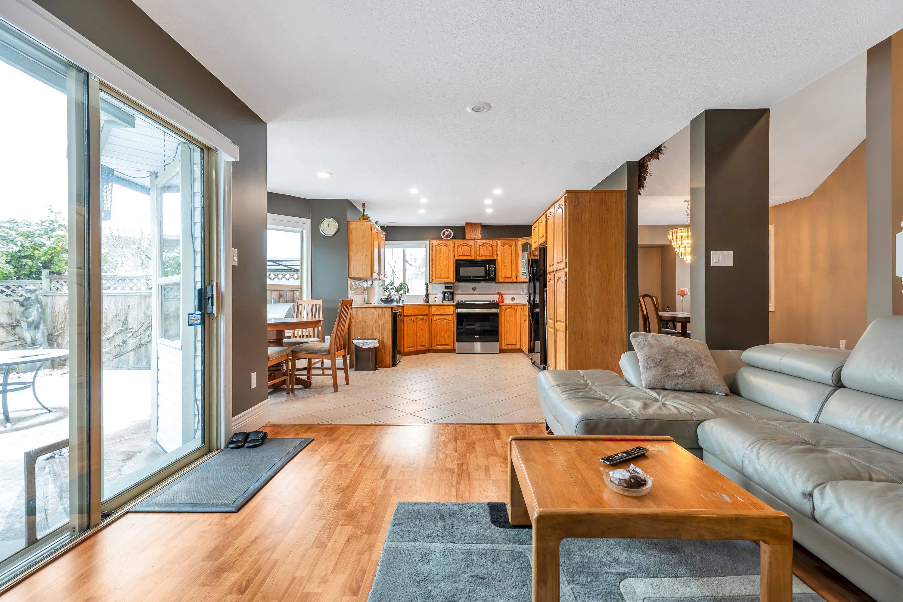 









1372


Oxford

Street,
Coquitlam,




BC
V3P 1A2

