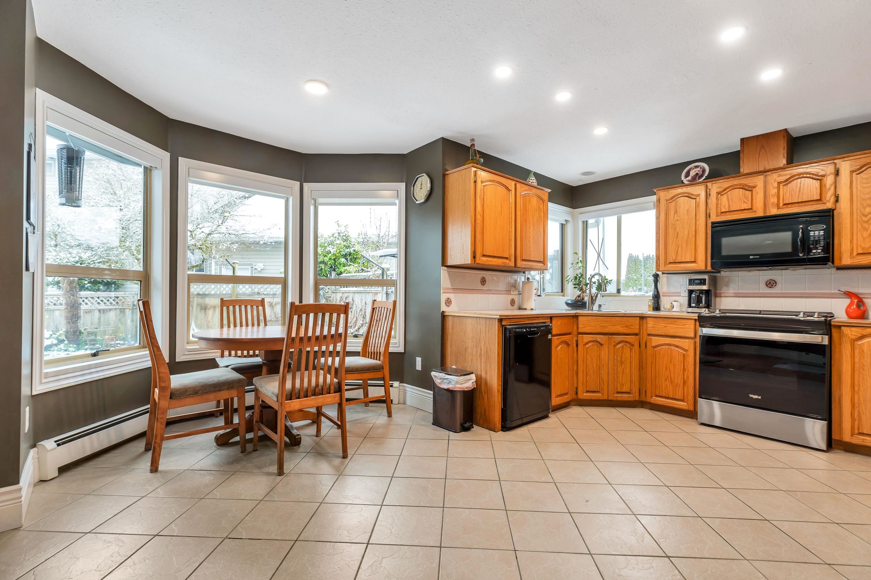 









1372


Oxford

Street,
Coquitlam,




BC
V3P 1A2

