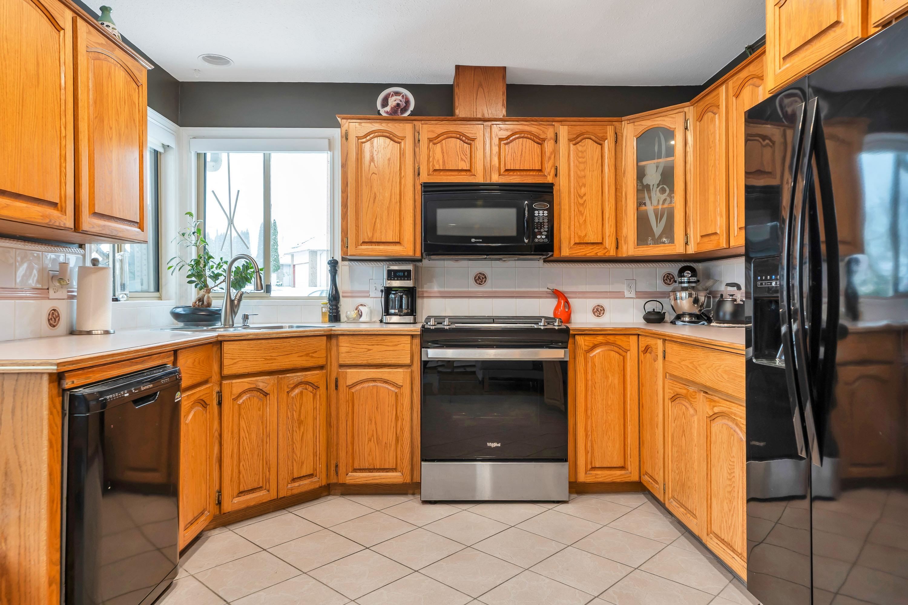









1372


Oxford

Street,
Coquitlam,




BC
V3P 1A2

