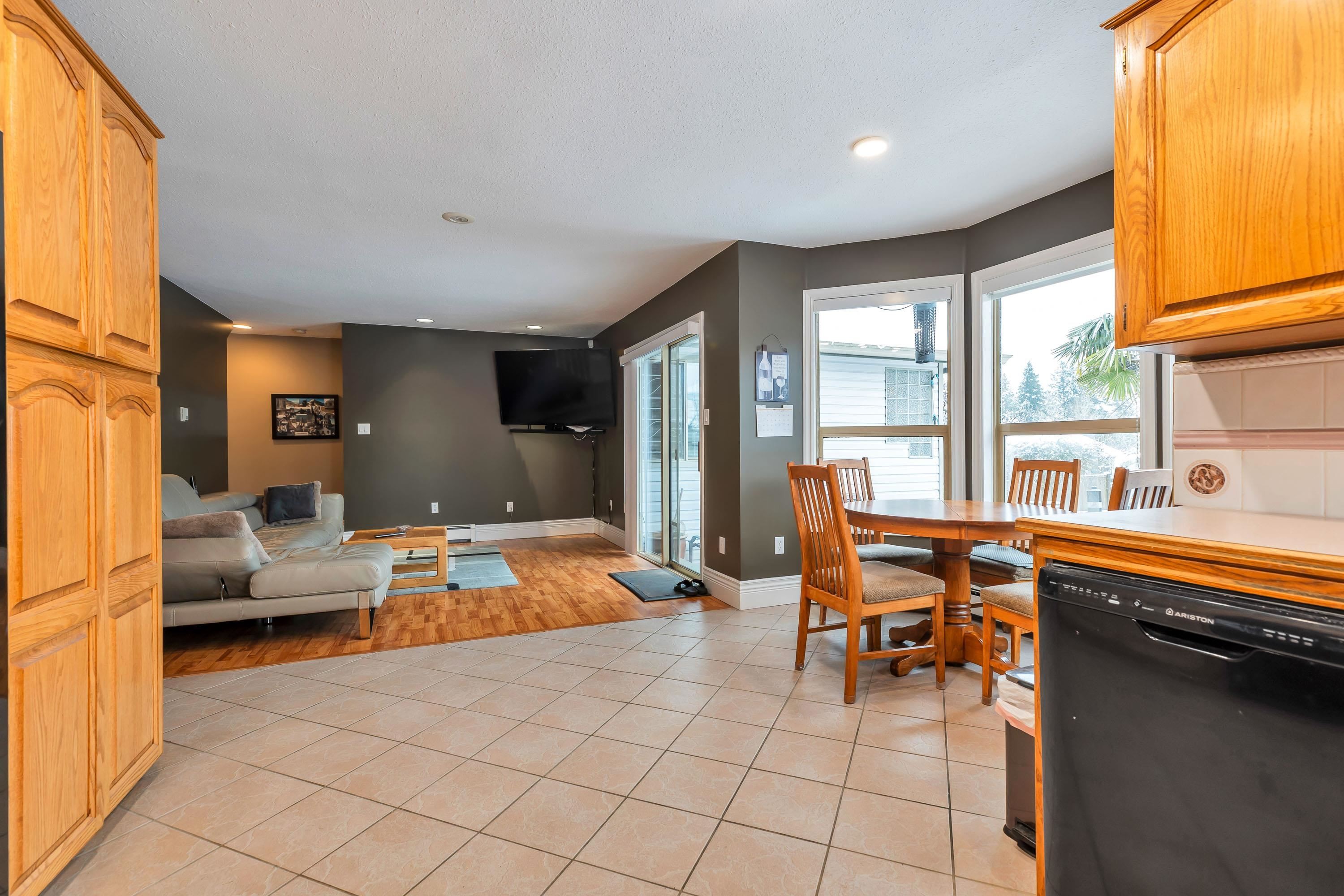 









1372


Oxford

Street,
Coquitlam,




BC
V3P 1A2

