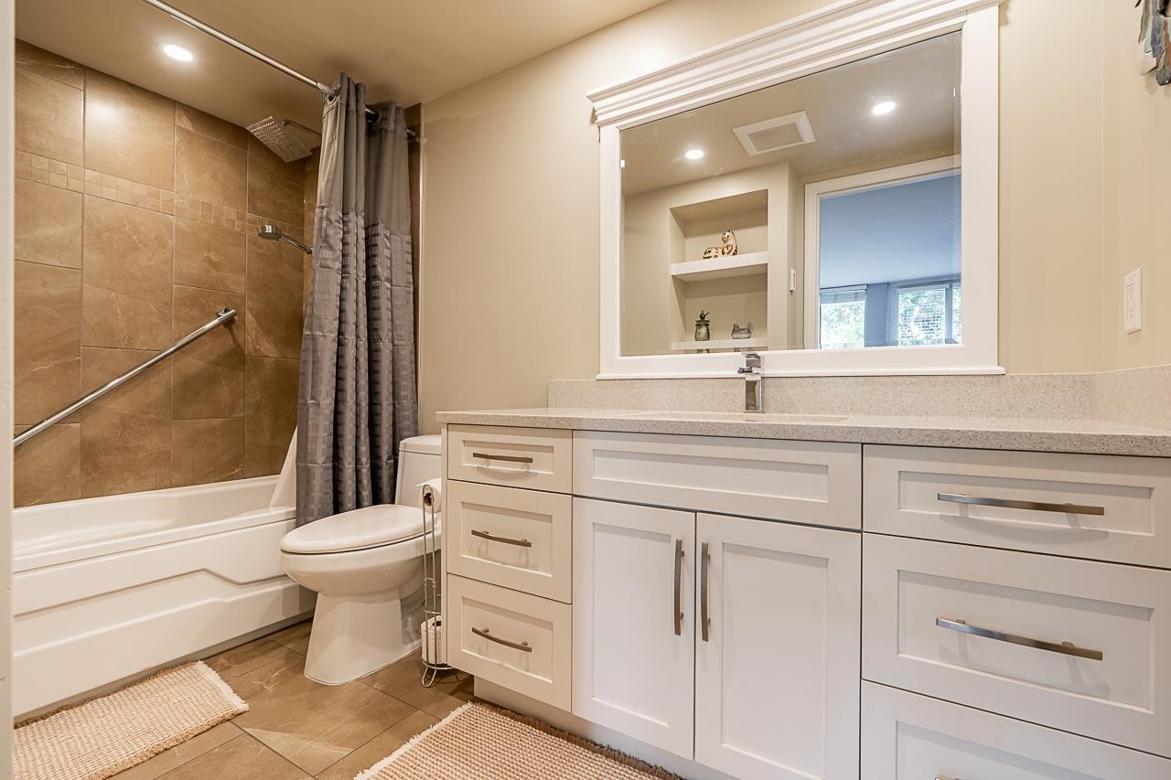 









728


Farrow

Street, 402,
Coquitlam,




BC
V3J 3S6

