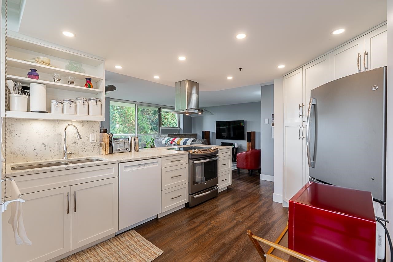 









728


Farrow

Street, 402,
Coquitlam,




BC
V3J 3S6

