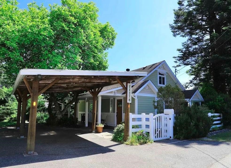 









11278


Eltham

Street,
Maple Ridge,




BC
V2X 1P3

