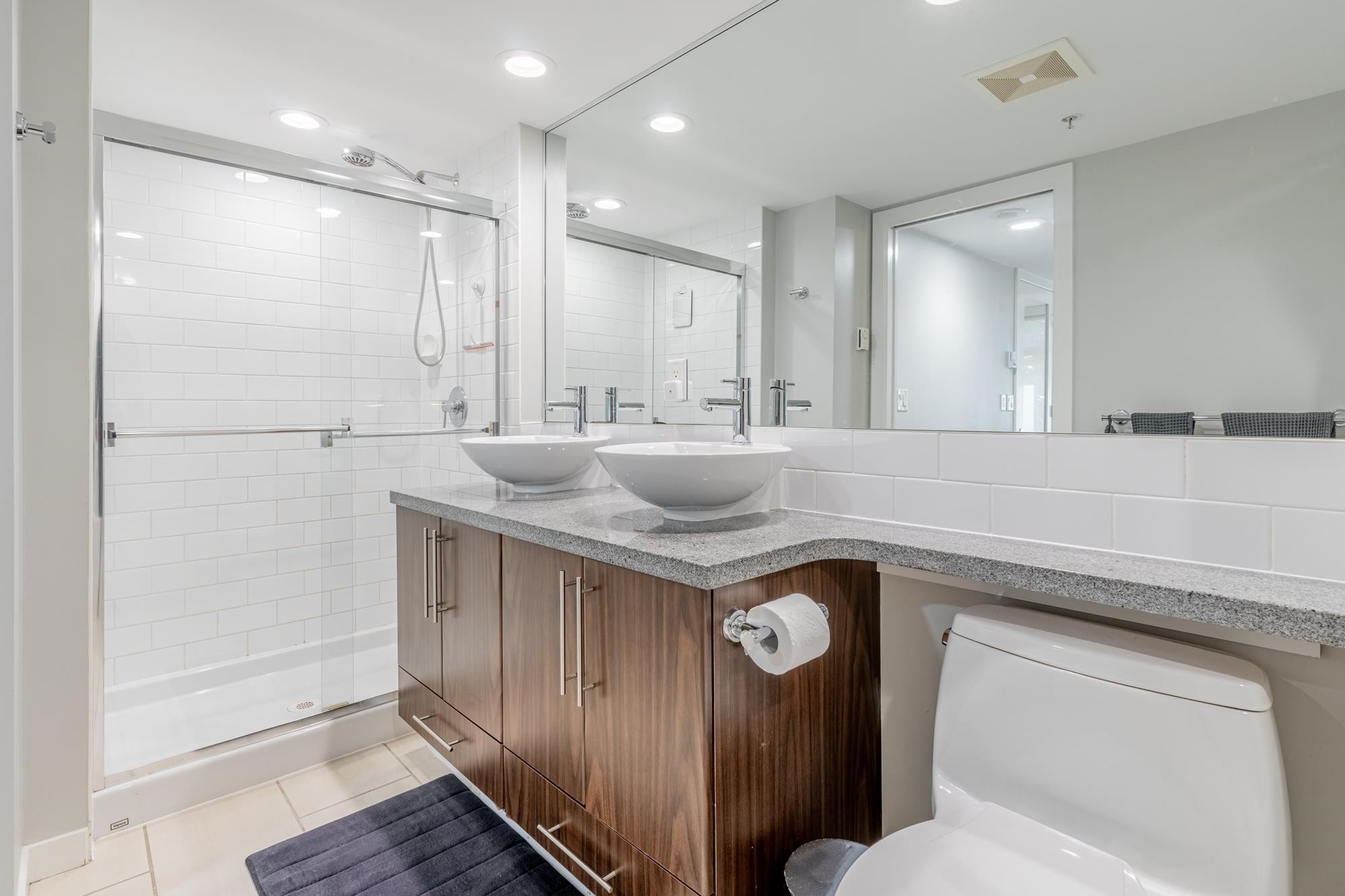 









1227


Richards

Street,
Vancouver,




BC
V6B 3G3

