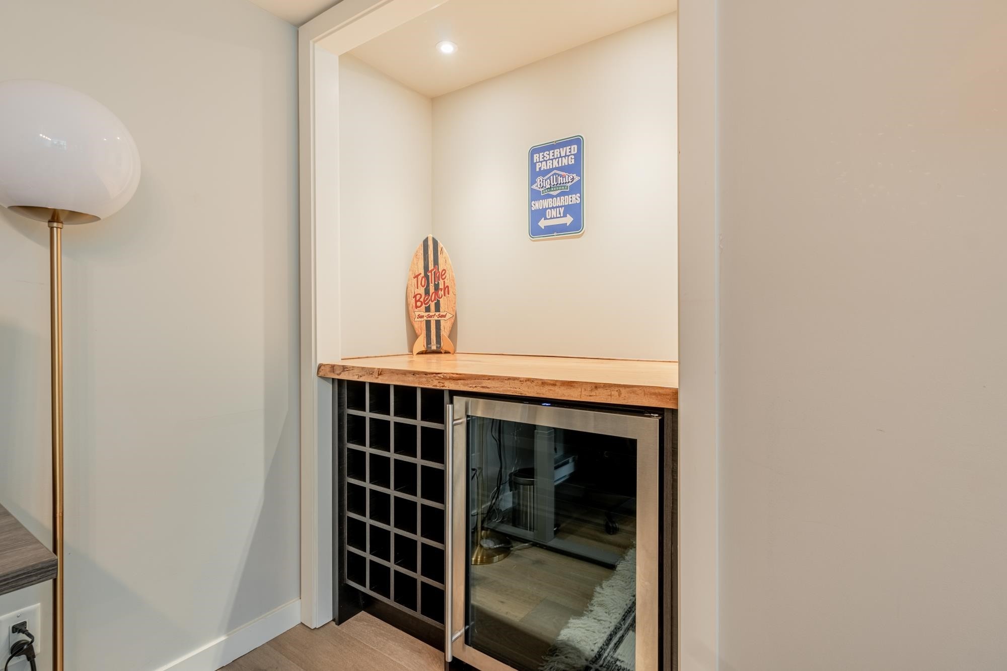 









1227


Richards

Street,
Vancouver,




BC
V6B 3G3

