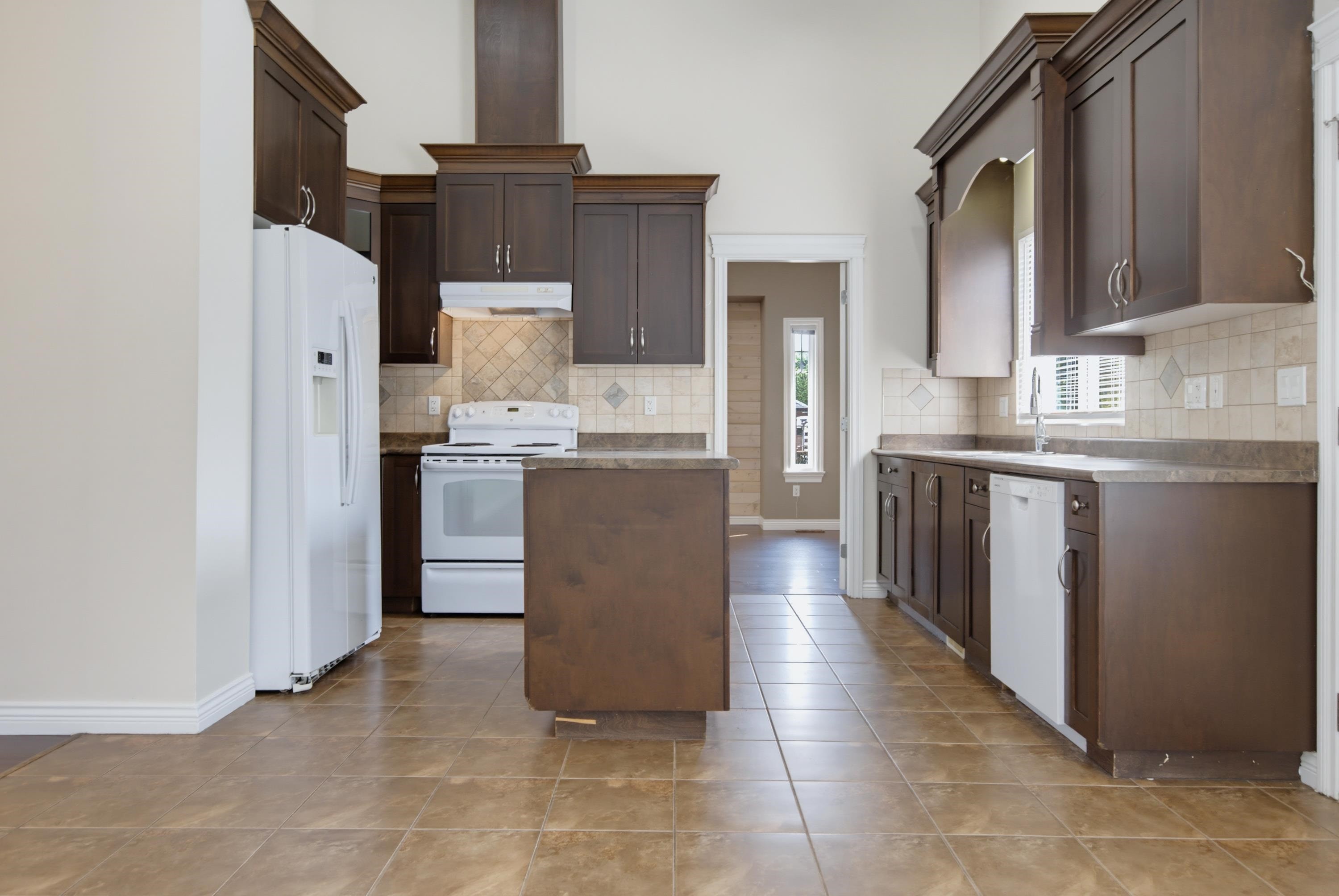 









11335


Creekside

Street,
Maple Ridge,




BC
V2W 0C7

