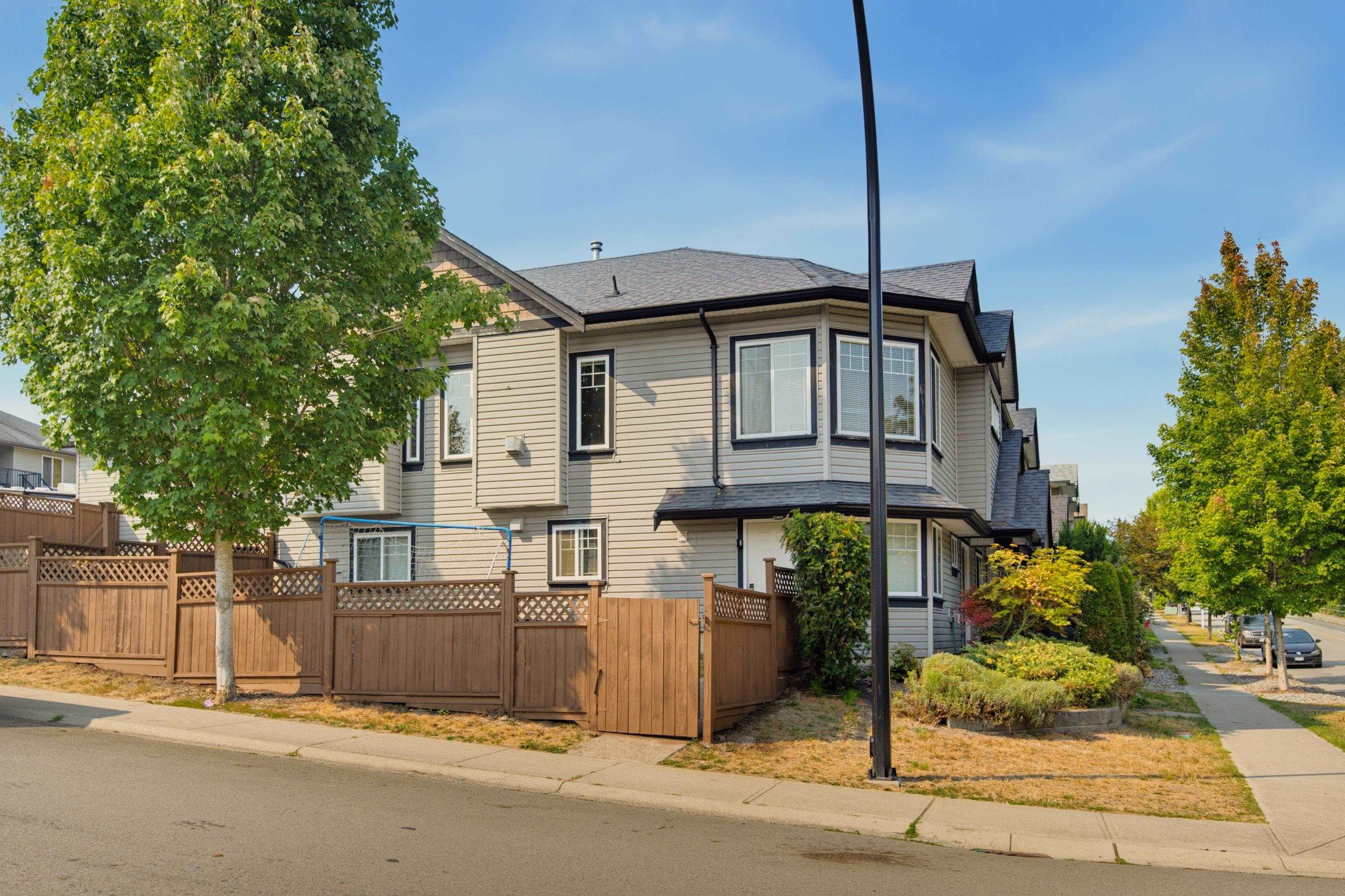 









11335


Creekside

Street,
Maple Ridge,




BC
V2W 0C7

