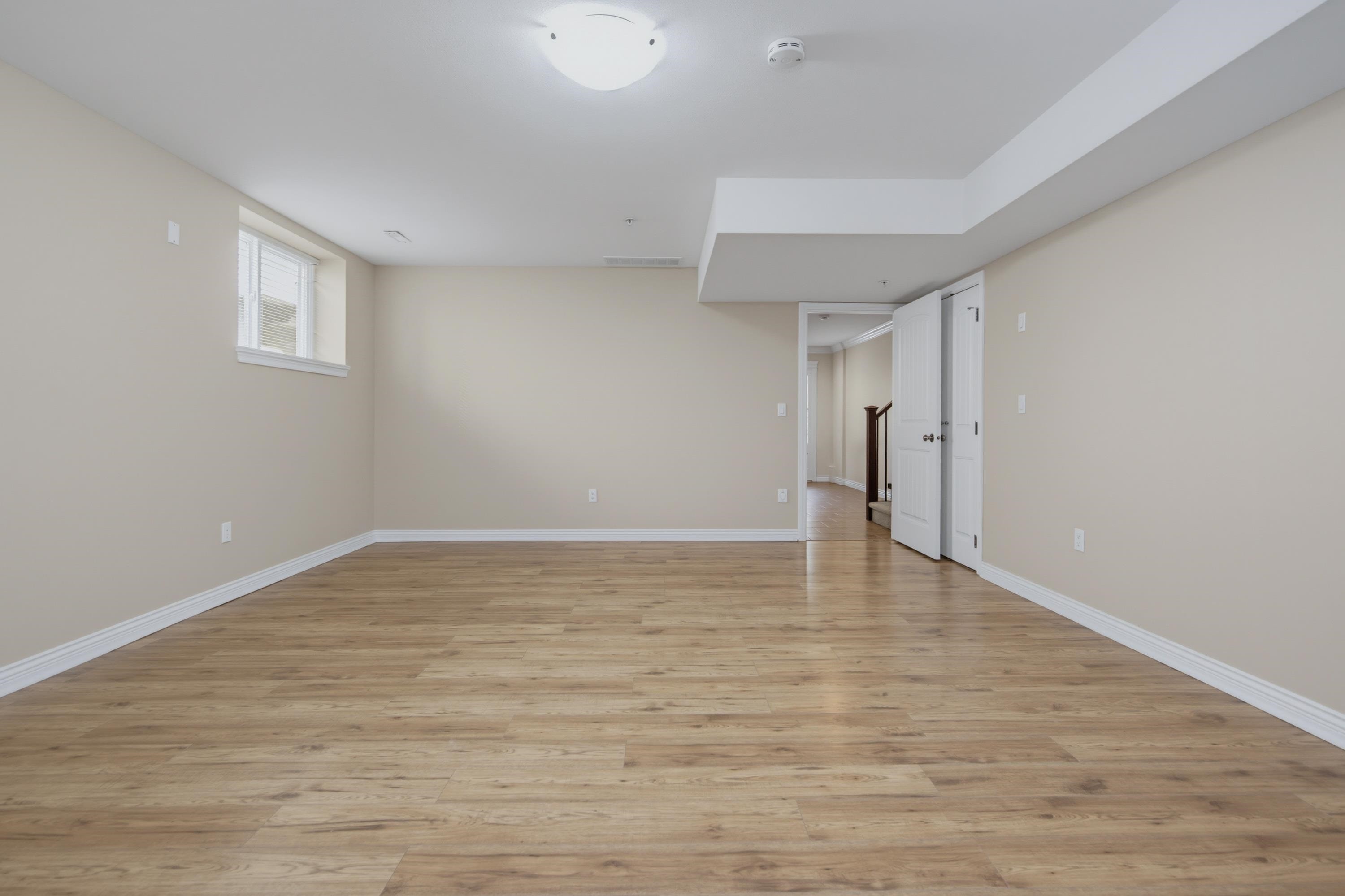 









11335


Creekside

Street,
Maple Ridge,




BC
V2W 0C7

