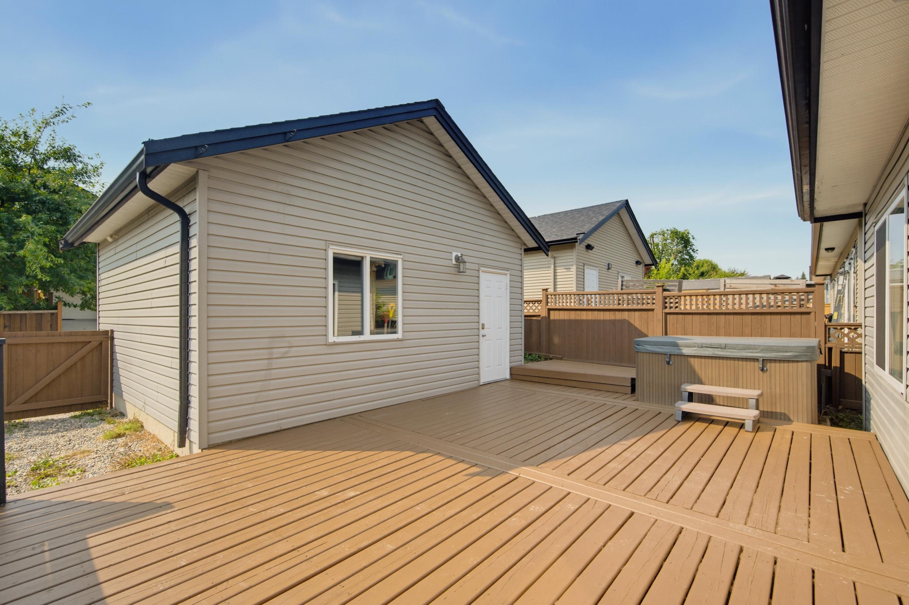 









11335


Creekside

Street,
Maple Ridge,




BC
V2W 0C7

