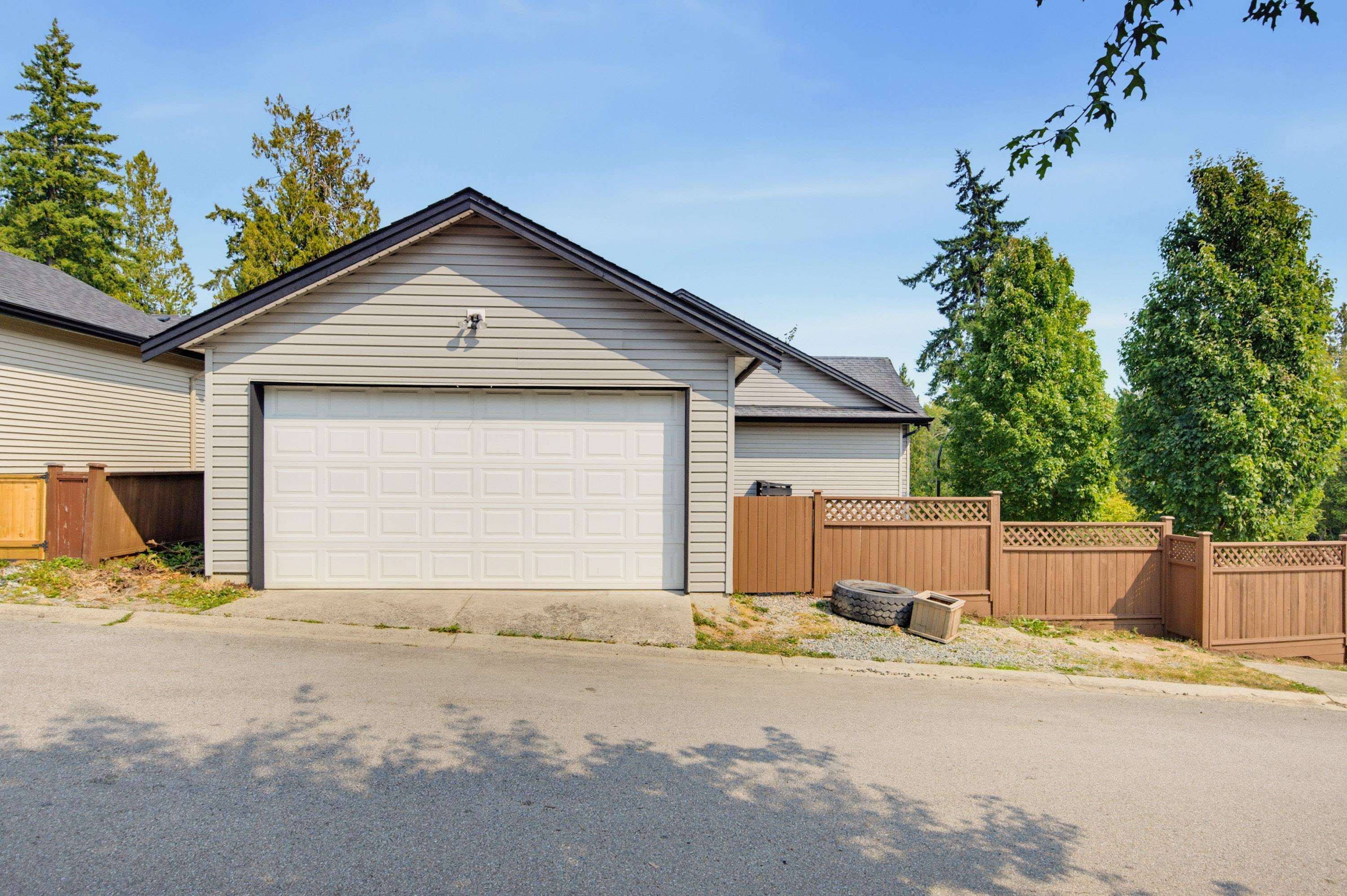 









11335


Creekside

Street,
Maple Ridge,




BC
V2W 0C7

