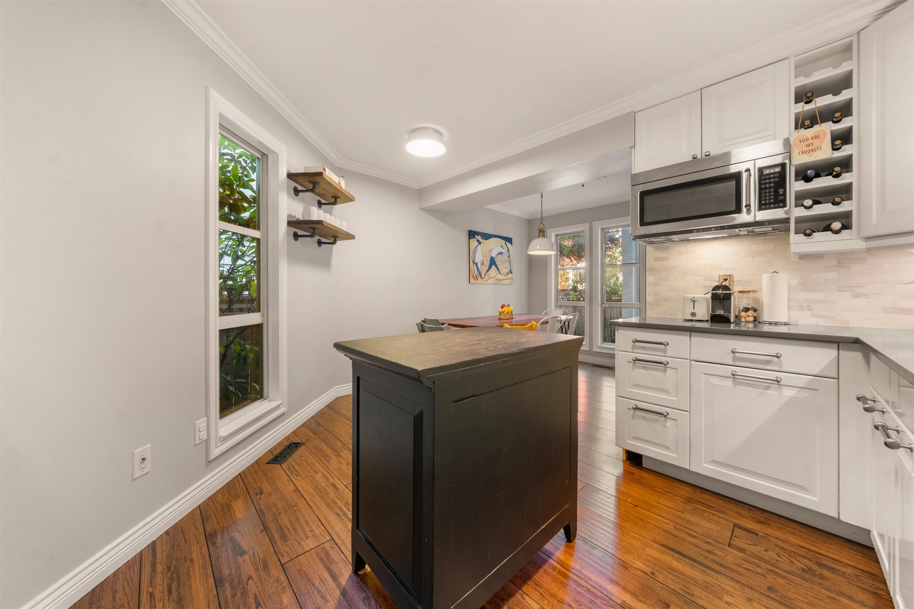 









709


Prior

Street,
Vancouver,




BC
V6A 2G8

