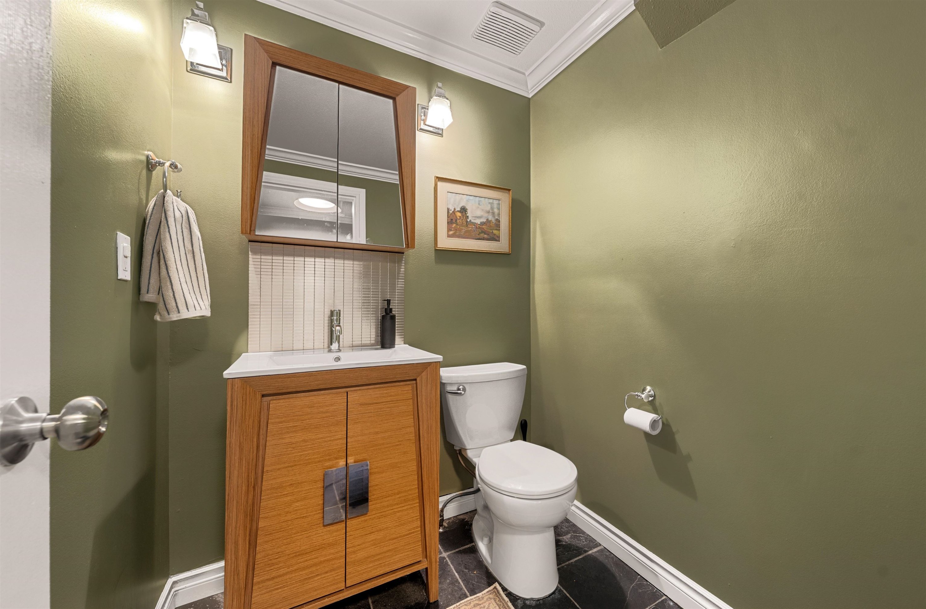 









709


Prior

Street,
Vancouver,




BC
V6A 2G8

