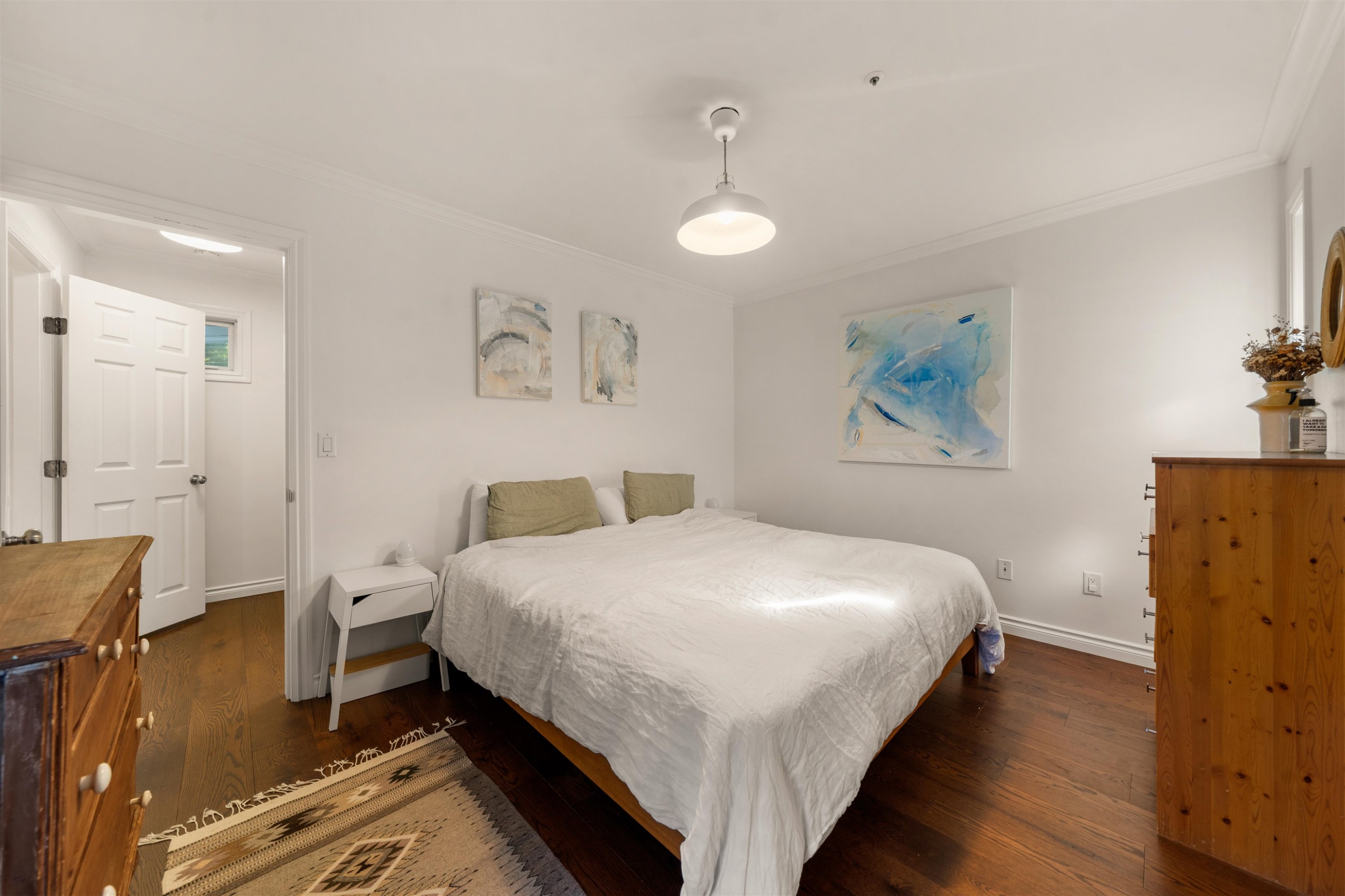 









709


Prior

Street,
Vancouver,




BC
V6A 2G8

