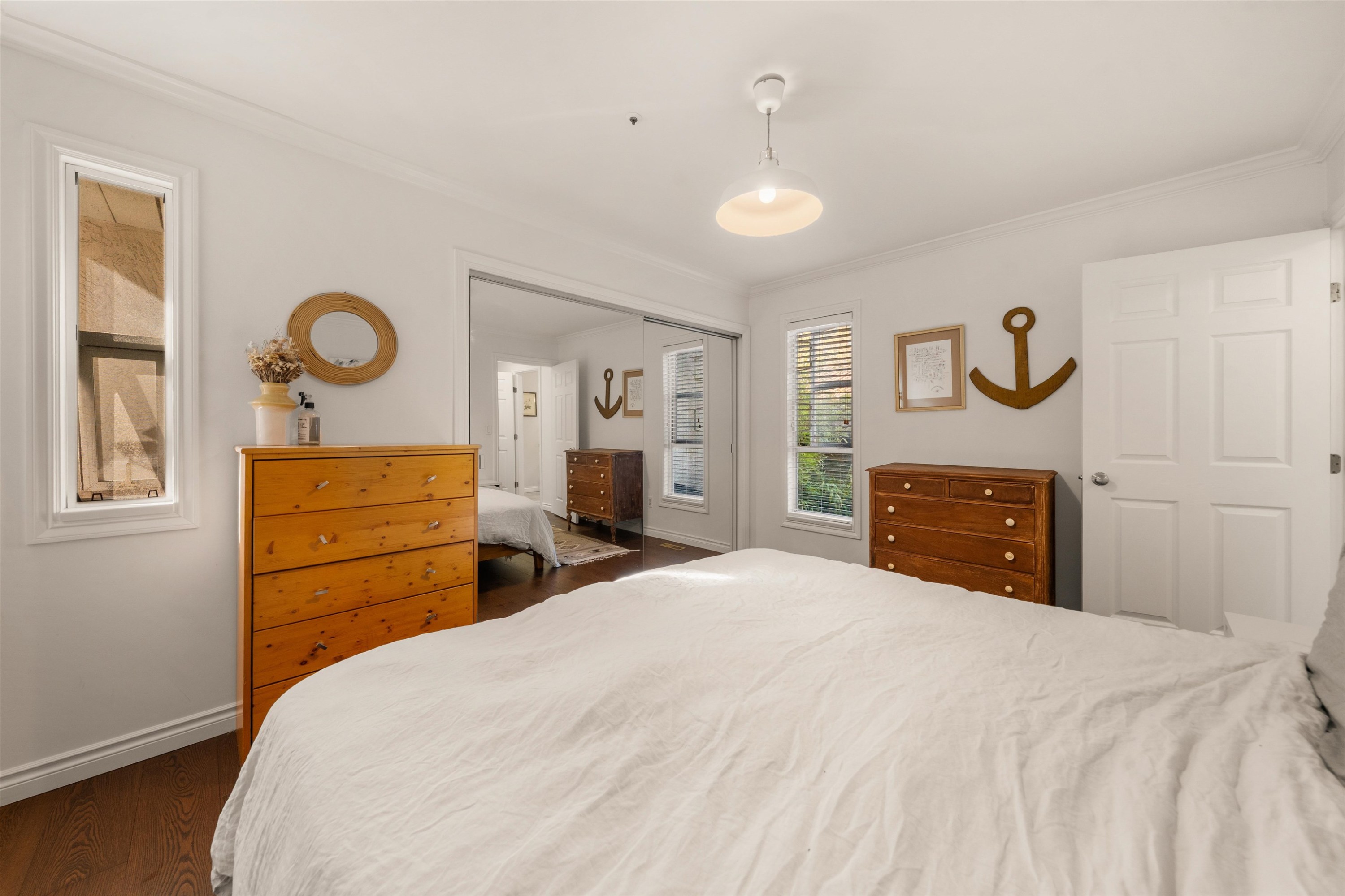 









709


Prior

Street,
Vancouver,




BC
V6A 2G8


