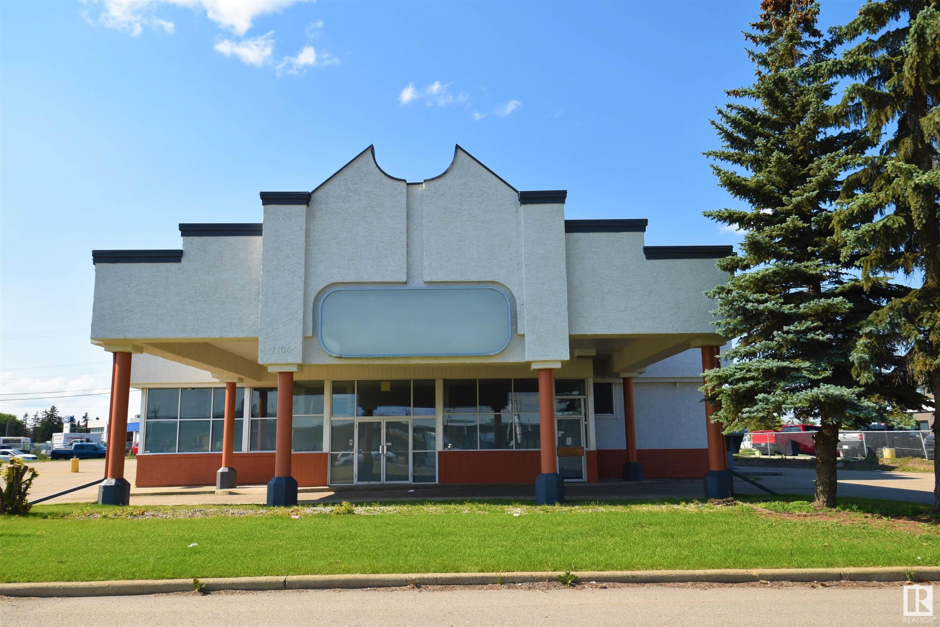 












7104 ARGYLL Road

,
Edmonton,




AB
T6B 1Z3

