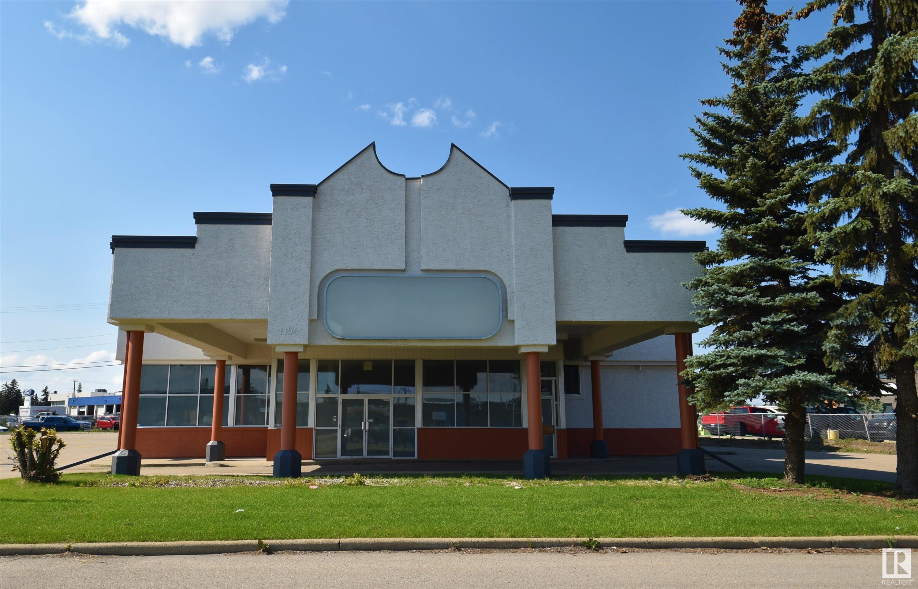 












7104 ARGYLL Road

,
Edmonton,




AB
T6B 1Z3

