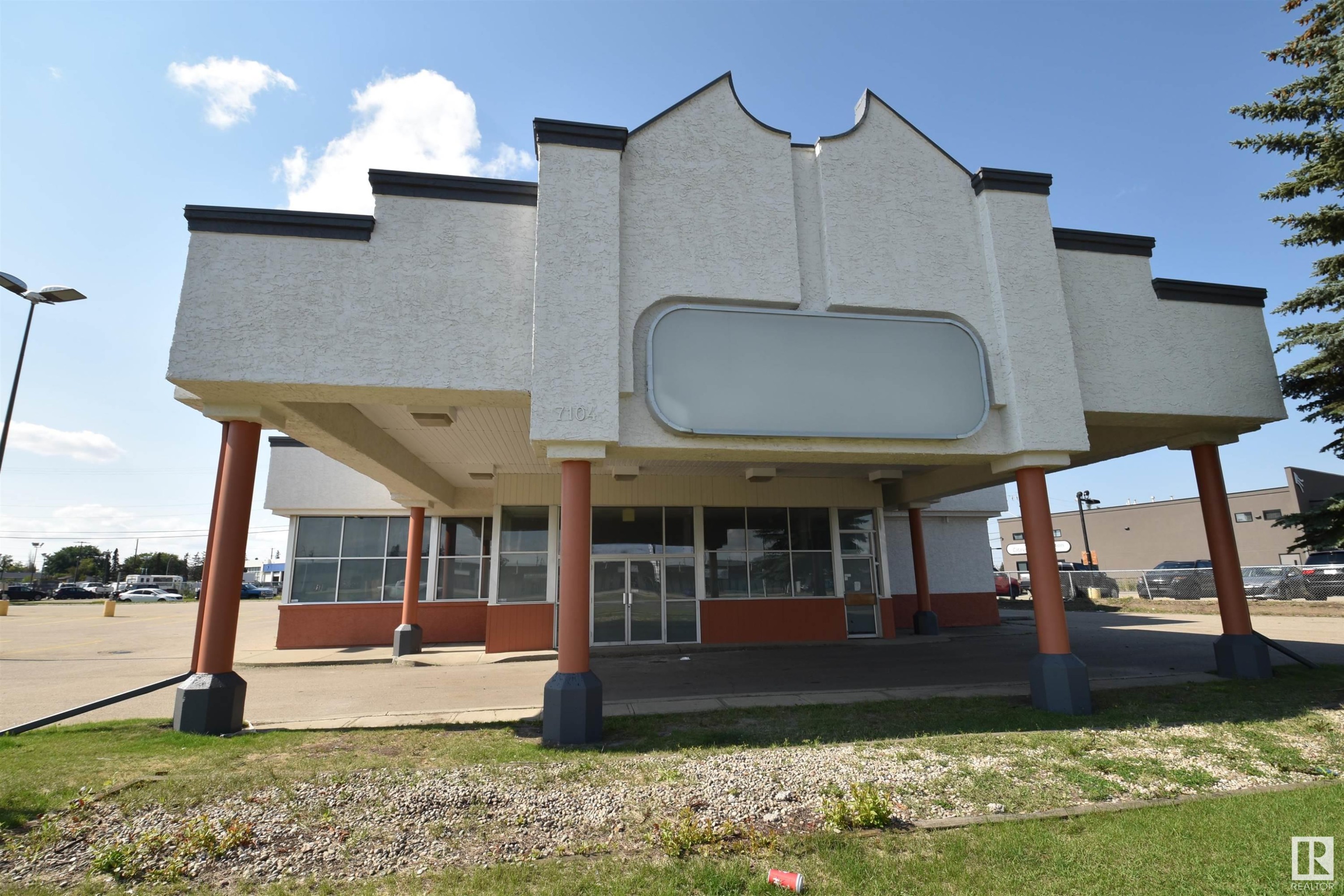












7104 ARGYLL Road

,
Edmonton,




AB
T6B 1Z3

