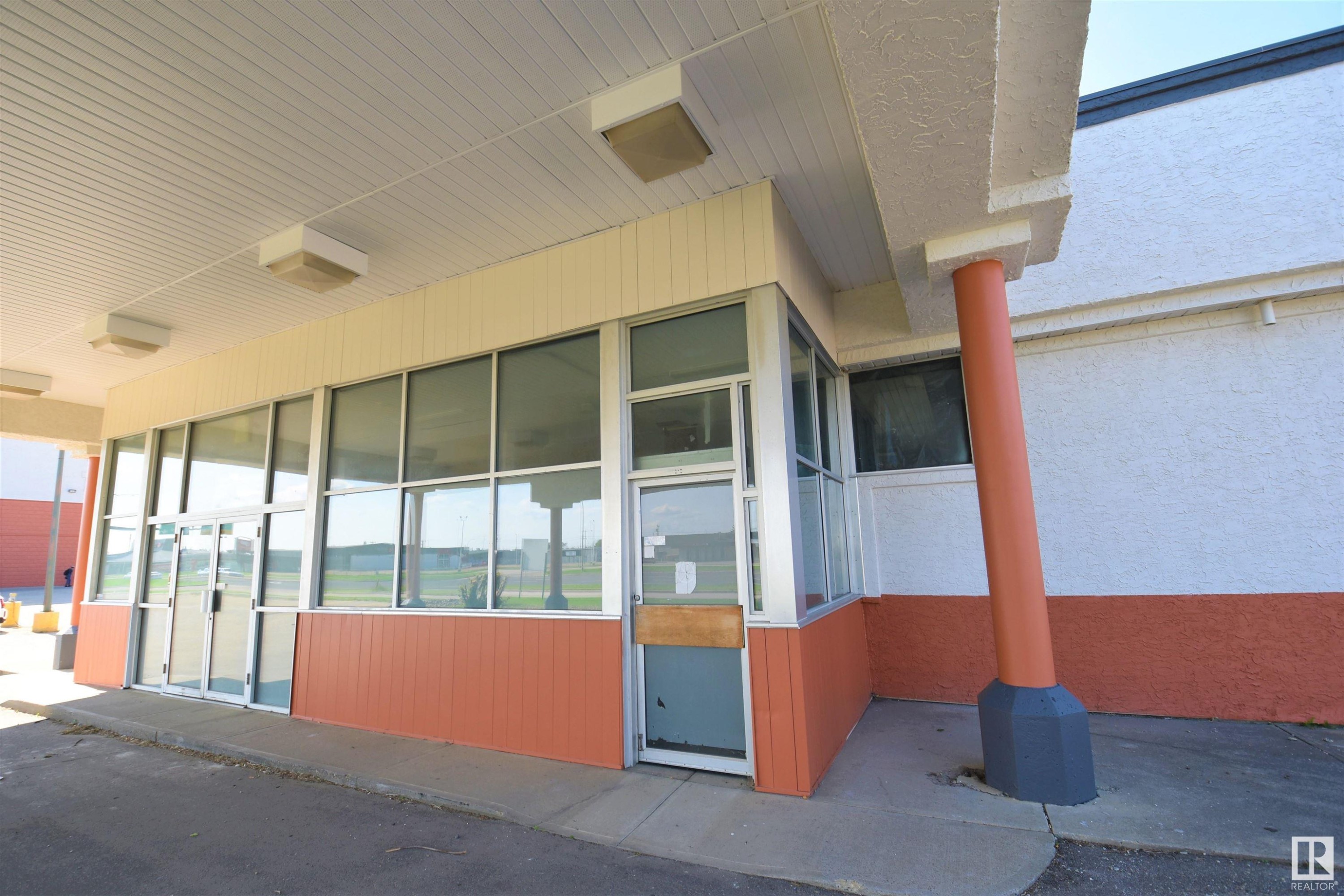 












7104 ARGYLL Road

,
Edmonton,




AB
T6B 1Z3


