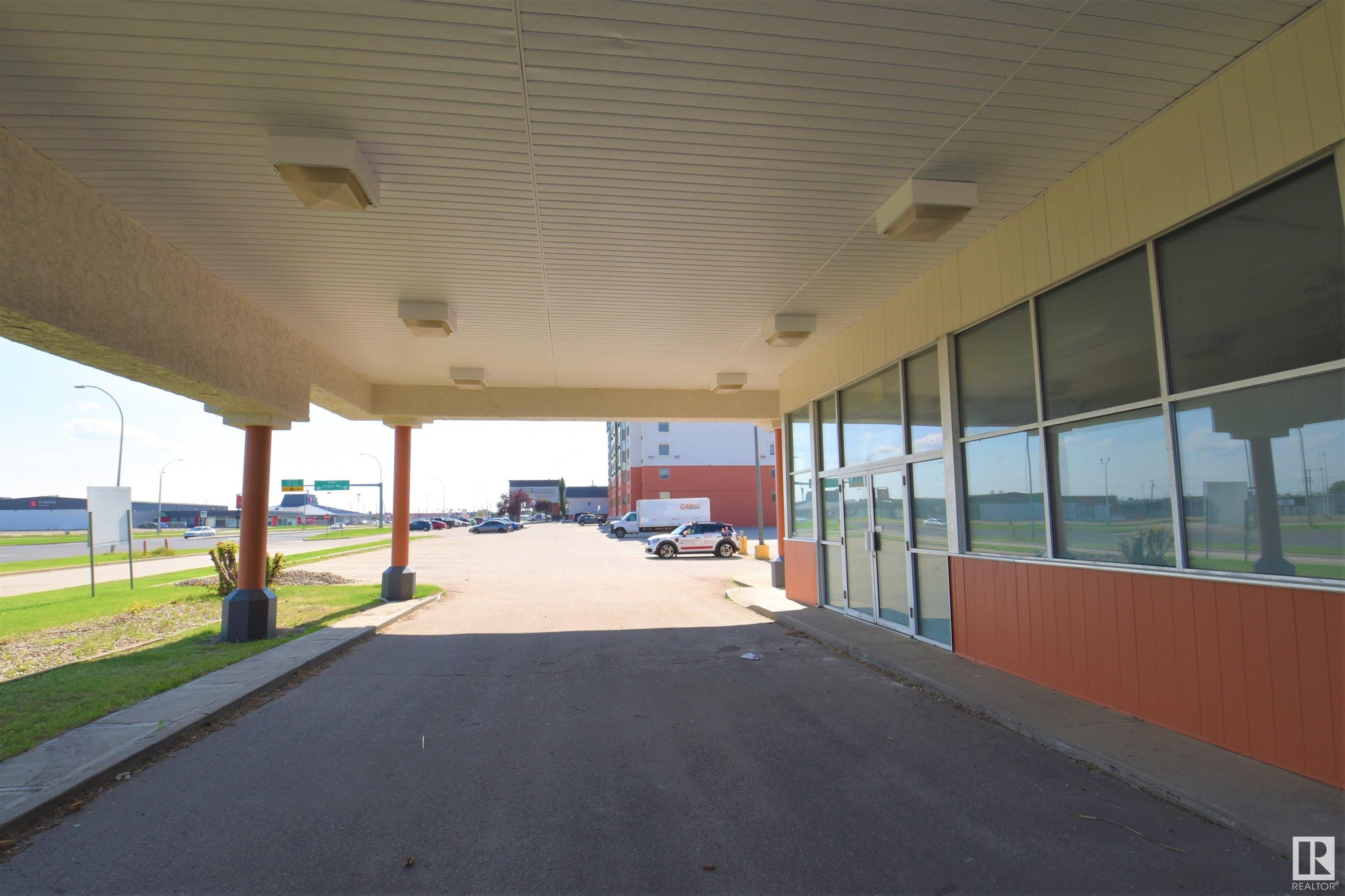 












7104 ARGYLL Road

,
Edmonton,




AB
T6B 1Z3

