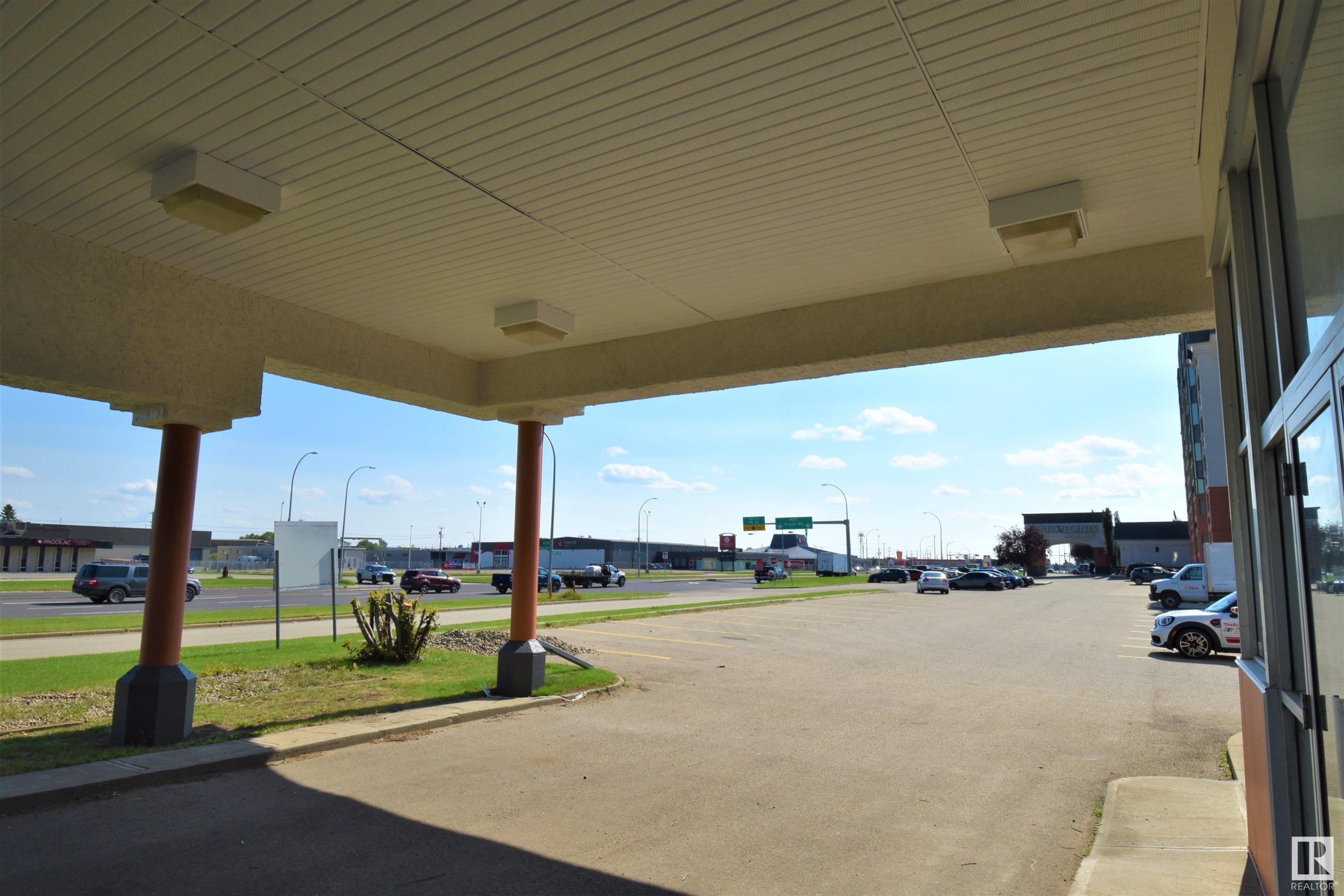 












7104 ARGYLL Road

,
Edmonton,




AB
T6B 1Z3

