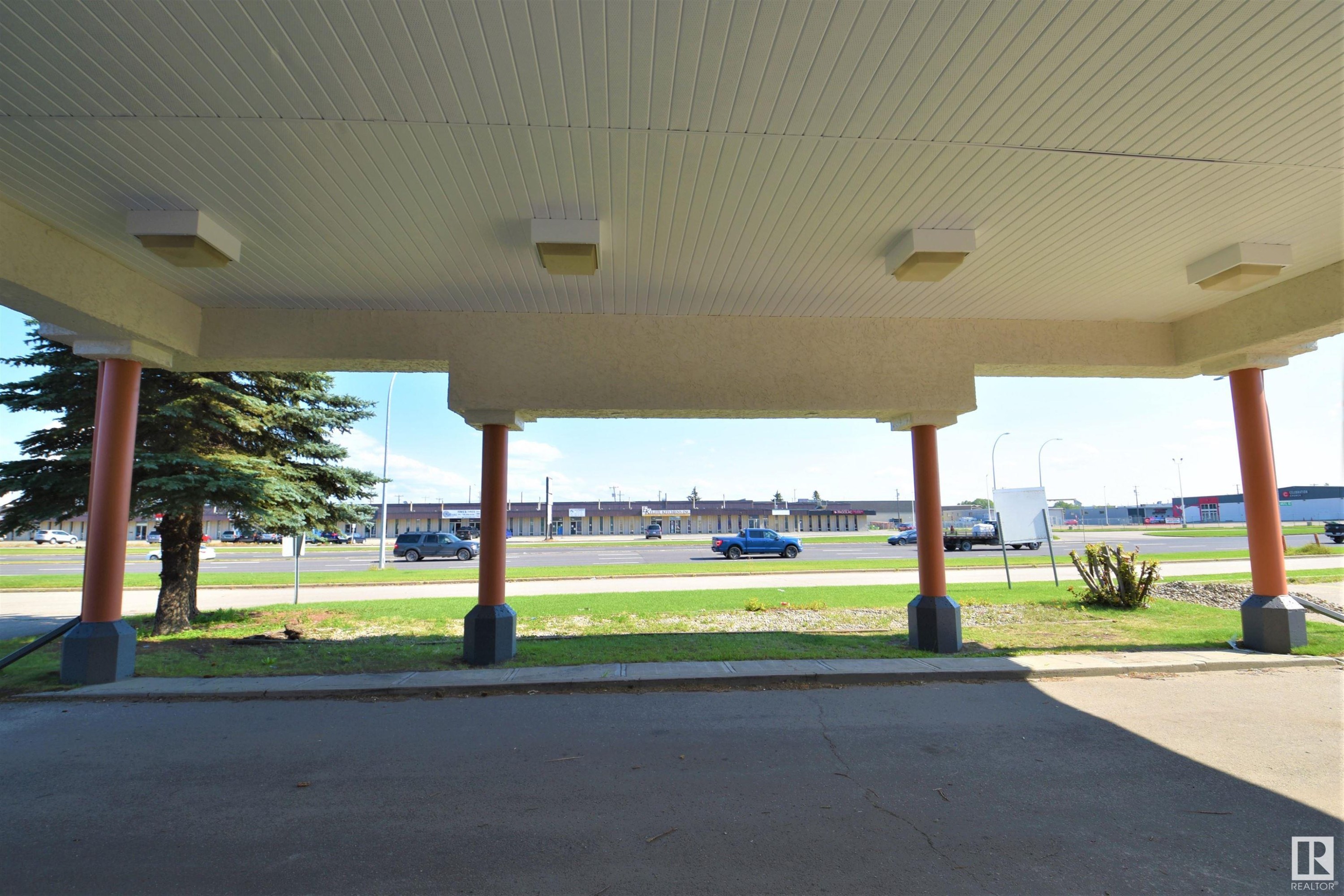 












7104 ARGYLL Road

,
Edmonton,




AB
T6B 1Z3

