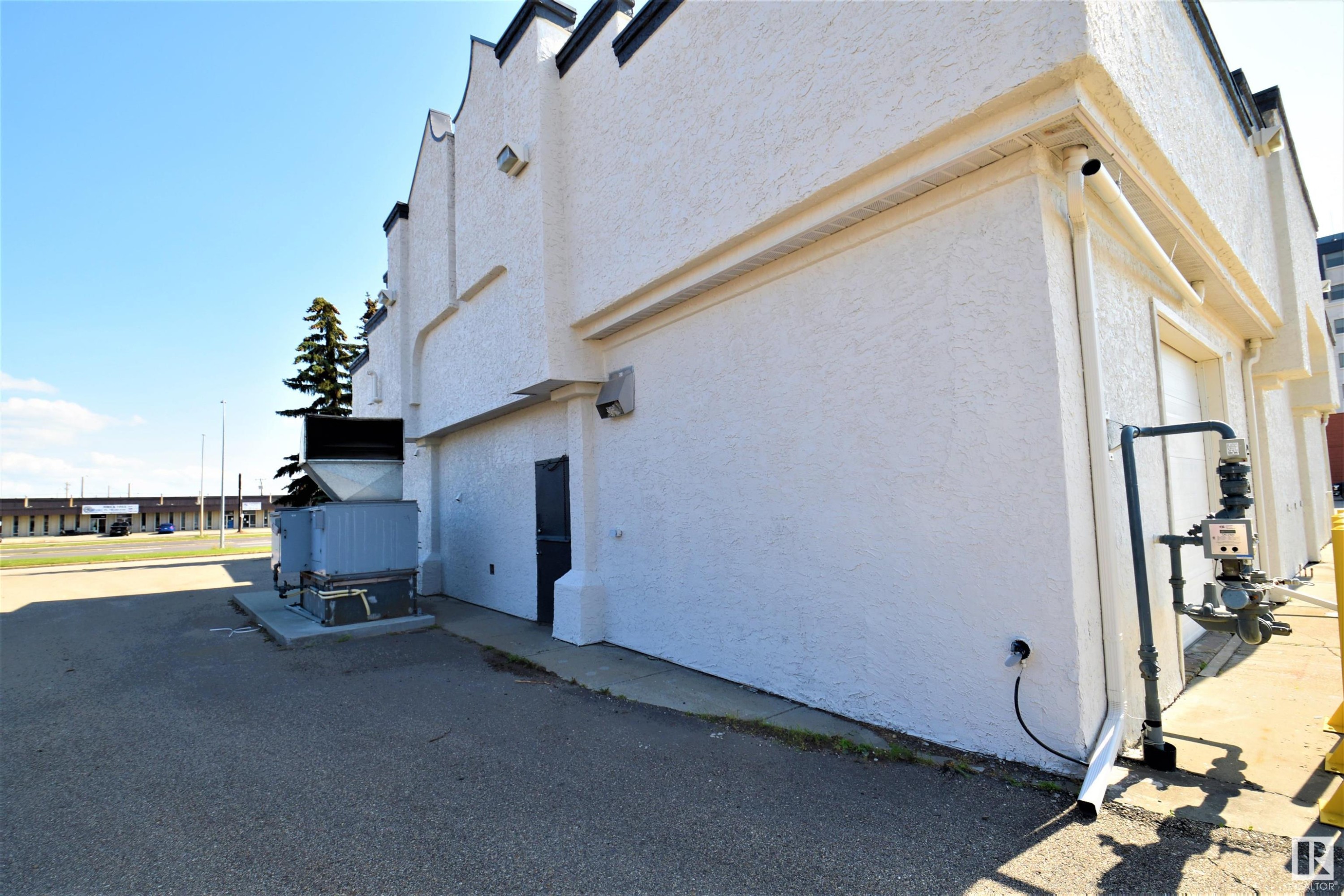 












7104 ARGYLL Road

,
Edmonton,




AB
T6B 1Z3

