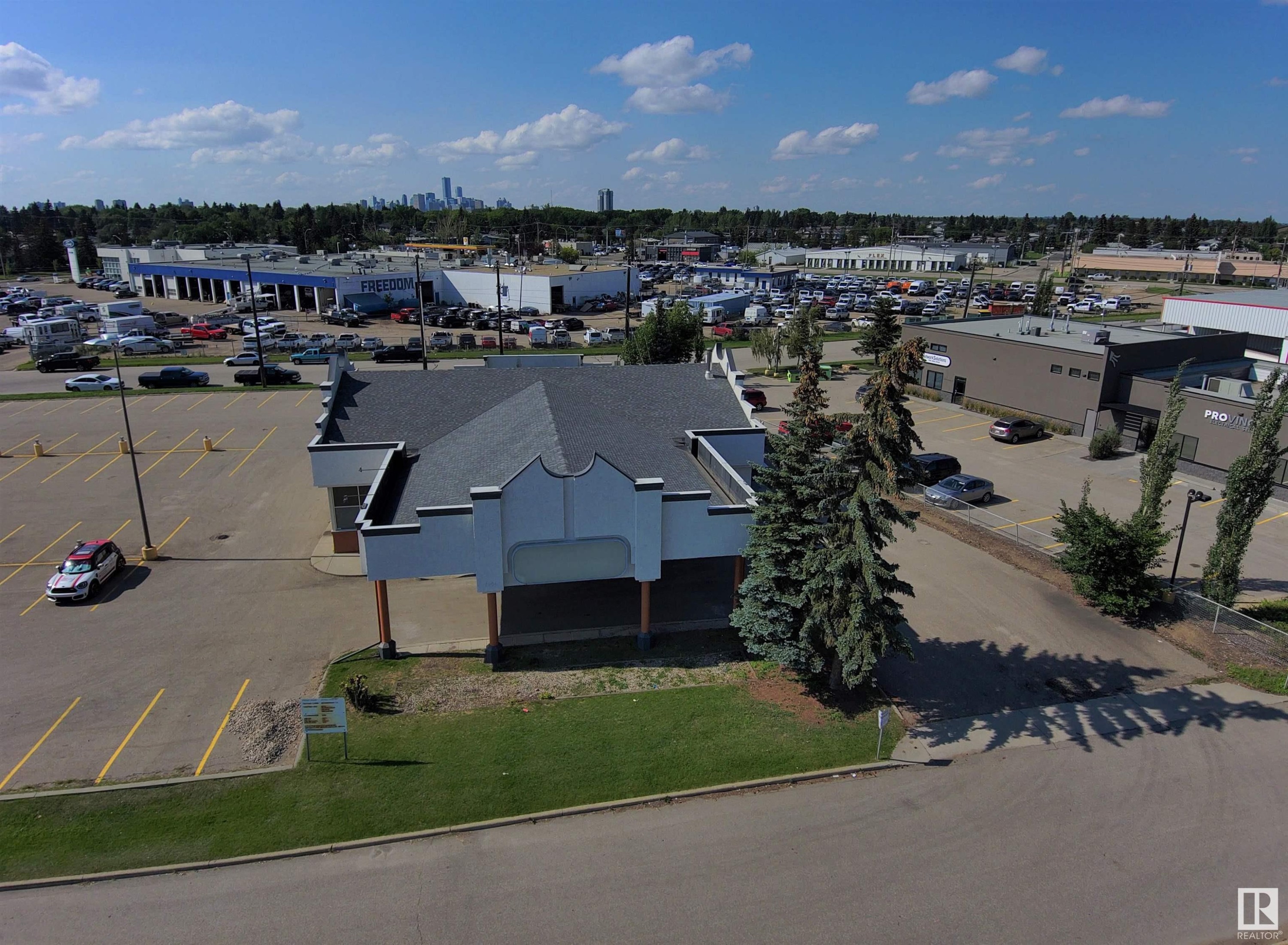 












7104 ARGYLL Road

,
Edmonton,




AB
T6B 1Z3

