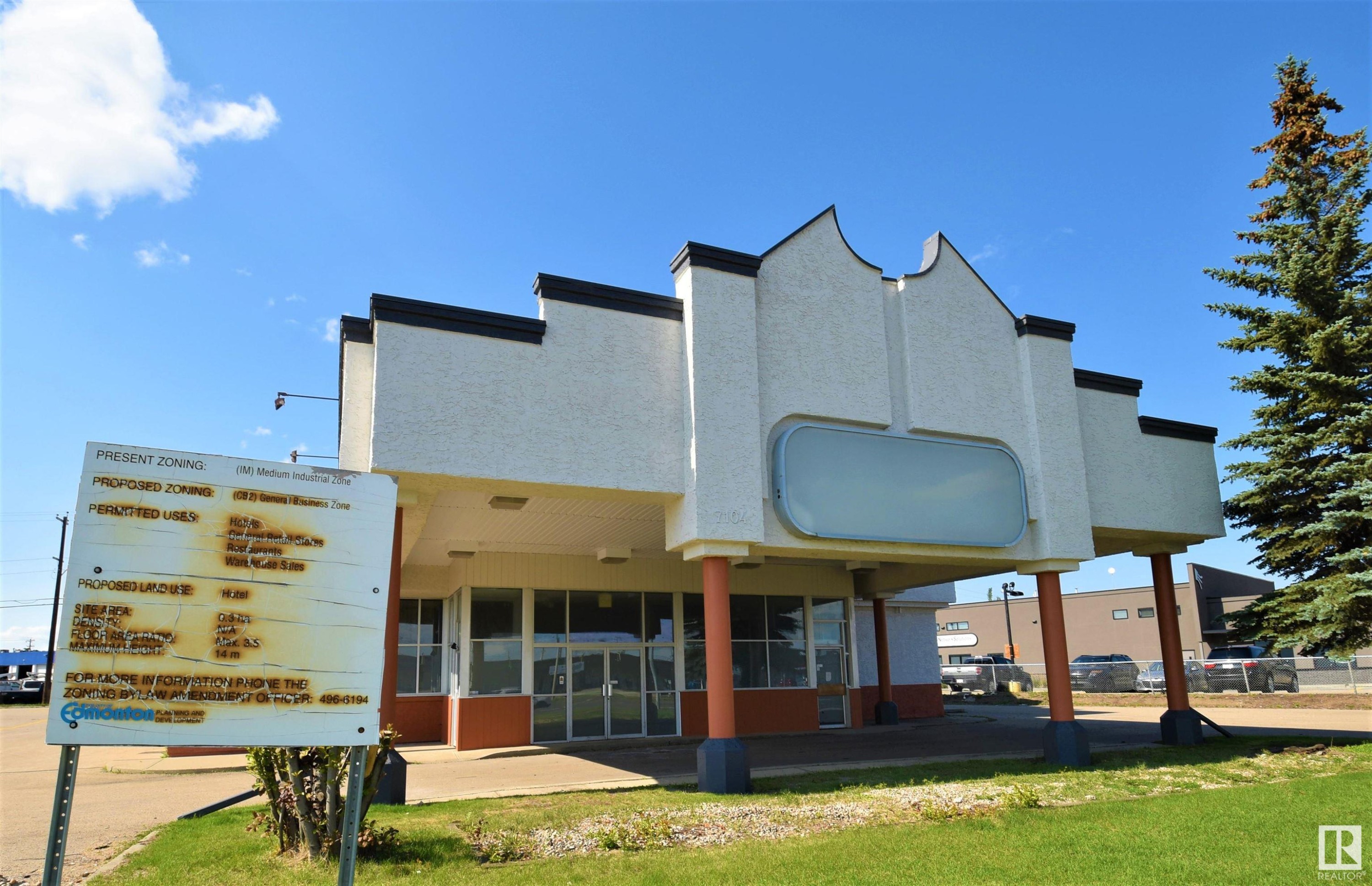 












7104 ARGYLL Road

,
Edmonton,




AB
T6B 1Z3

