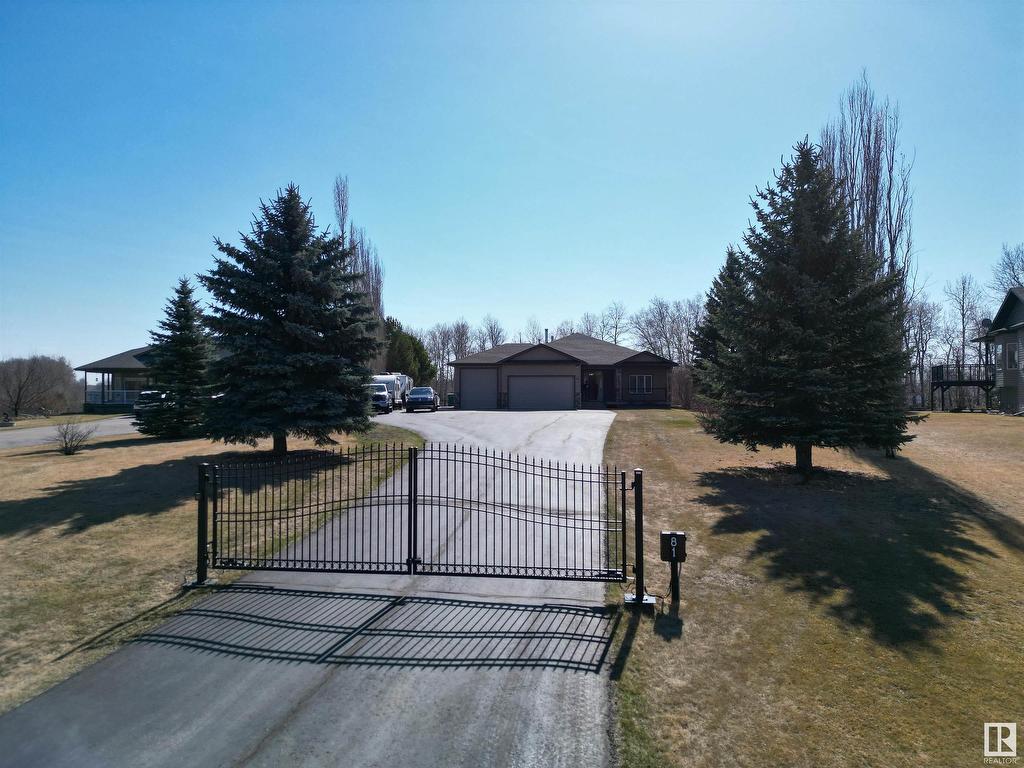 












81 Willowview BV

,
Rural Parkland County,




AB
T7Z 0A5

