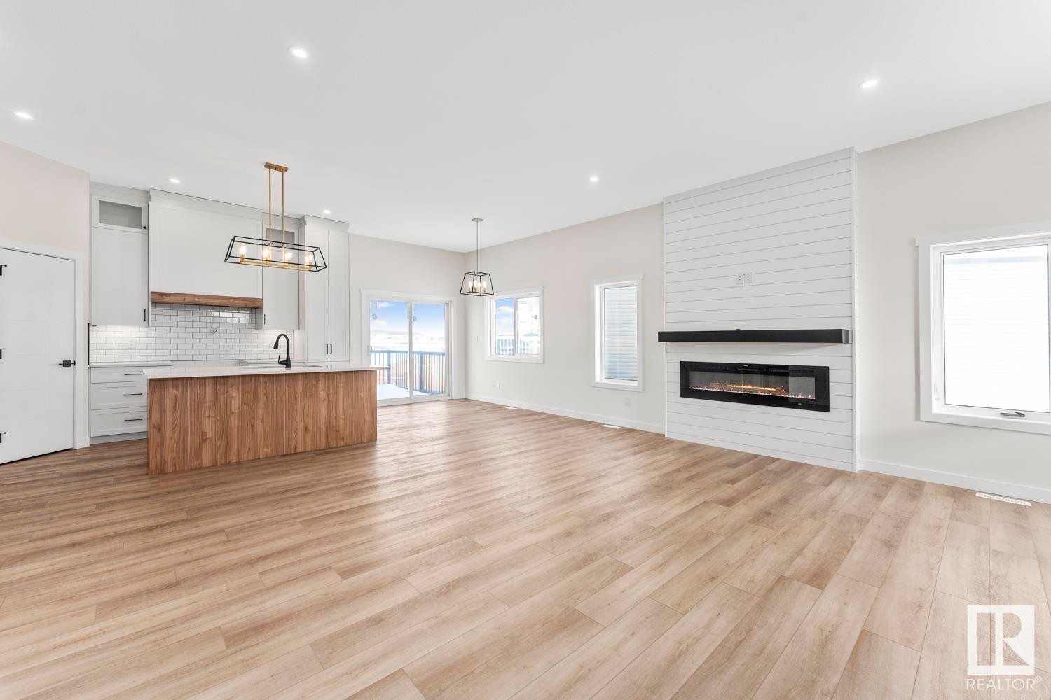 












320 Fundy Way

,
Cold Lake,




AB
T9M 0M4

