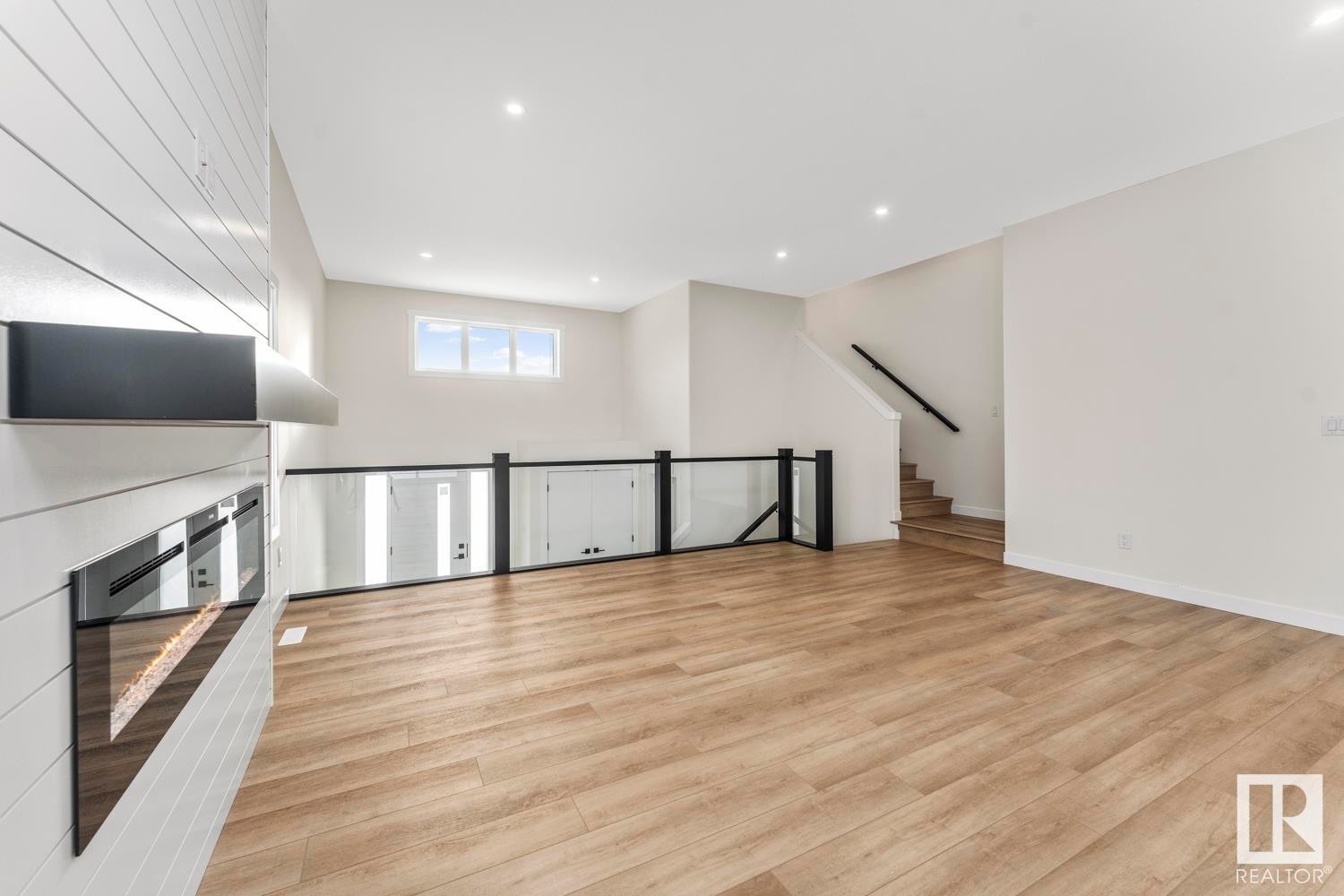 












320 Fundy Way

,
Cold Lake,




AB
T9M 0M4

