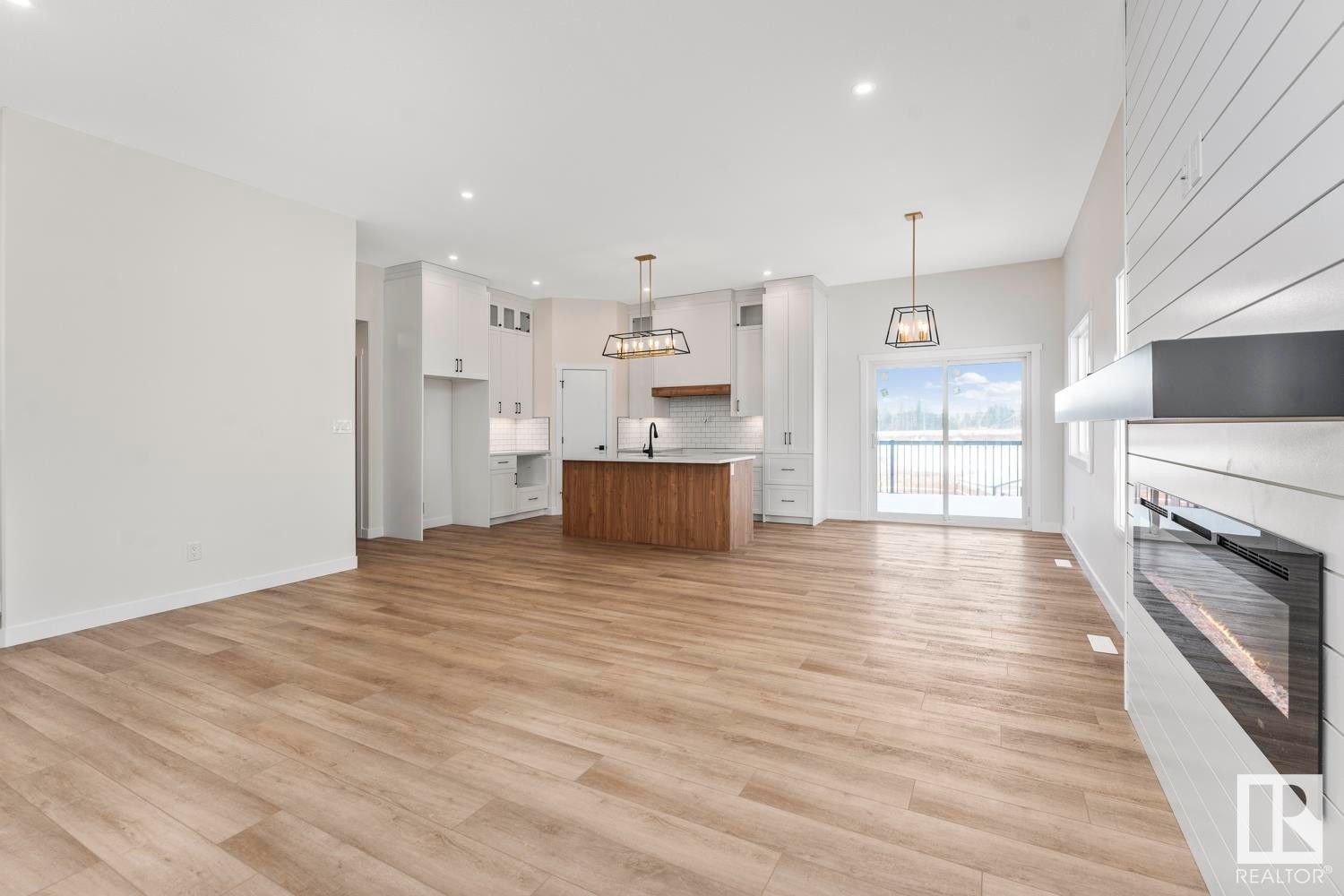 












320 Fundy Way

,
Cold Lake,




AB
T9M 0M4

