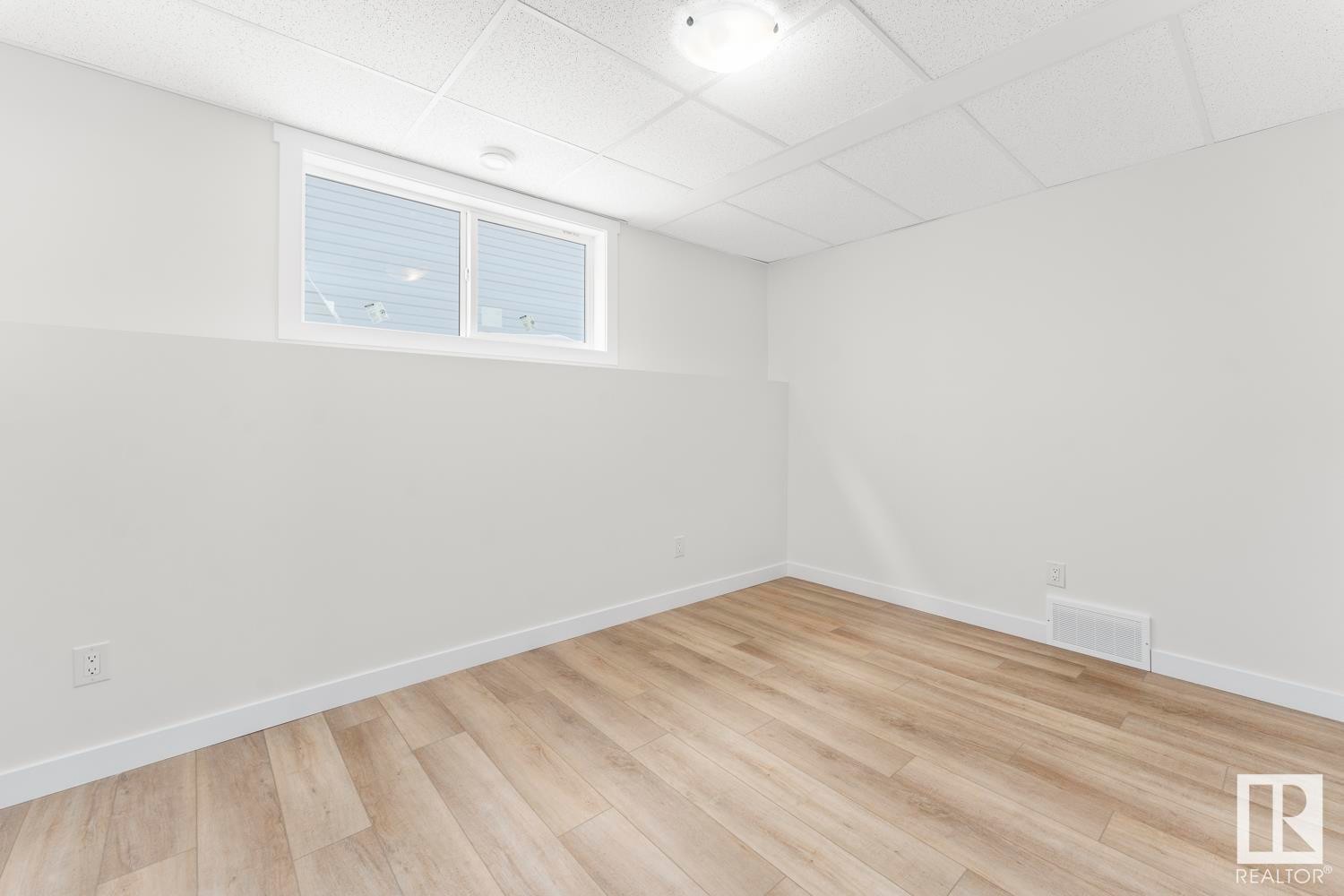 












320 Fundy Way

,
Cold Lake,




AB
T9M 0M4


