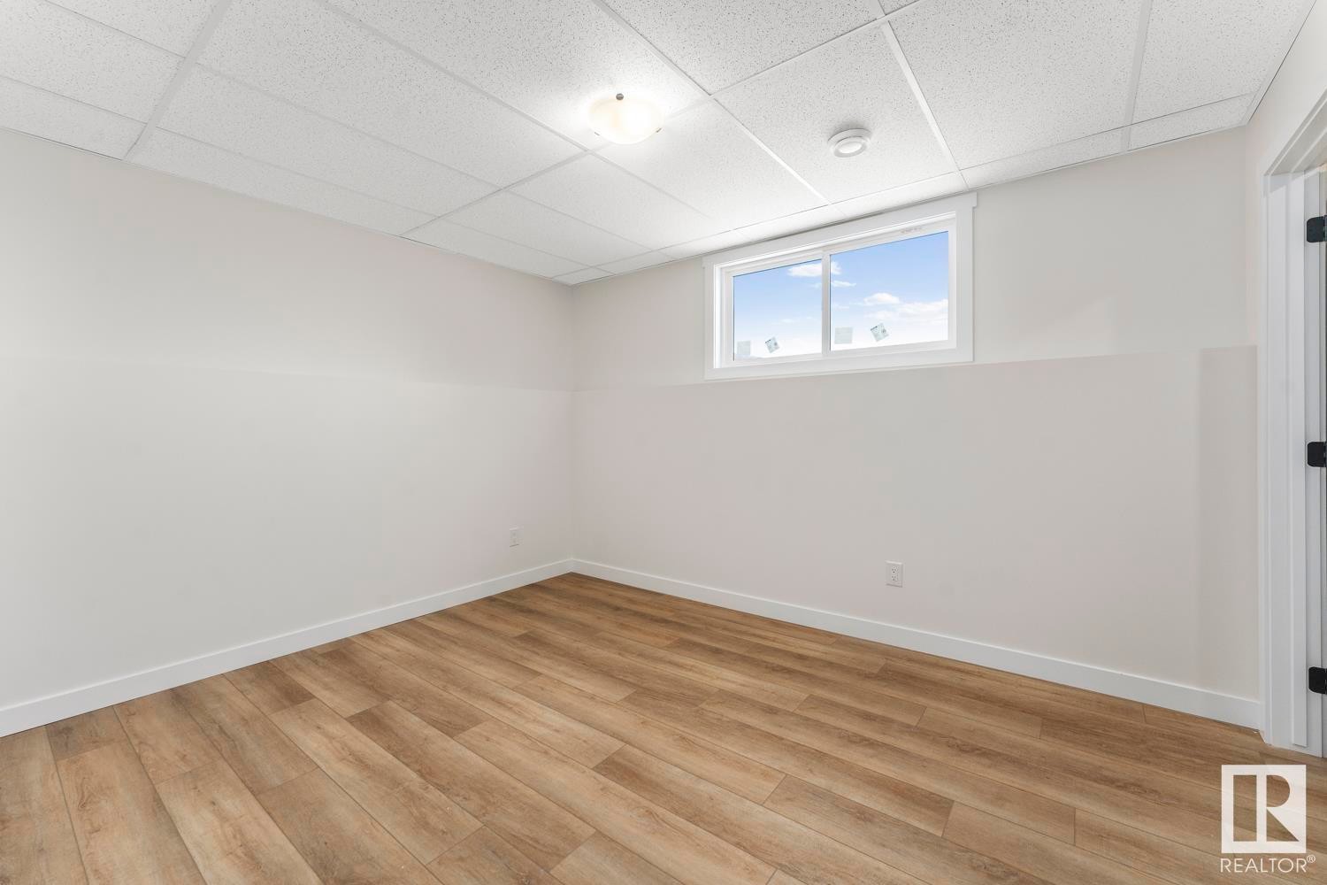 












320 Fundy Way

,
Cold Lake,




AB
T9M 0M4

