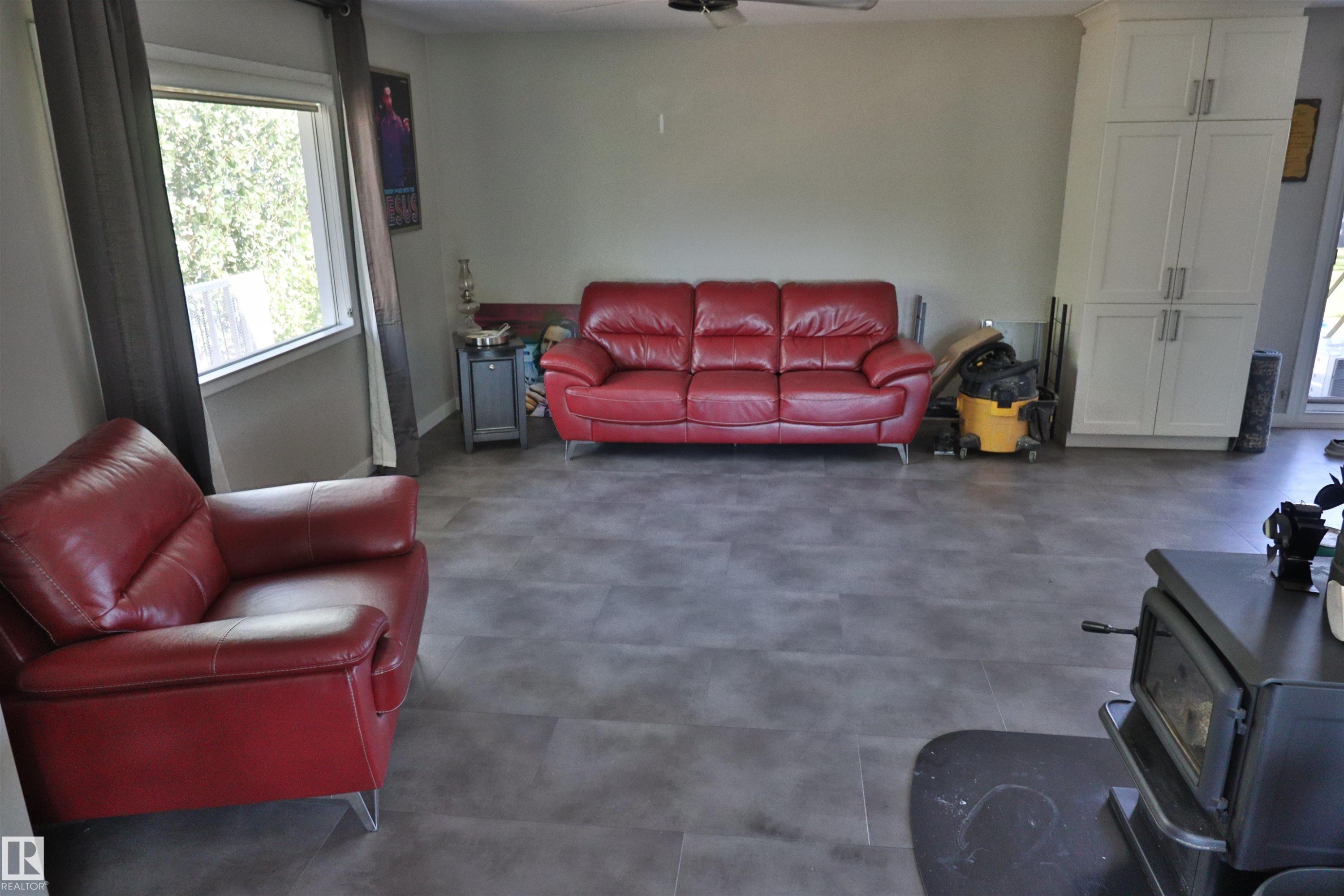 












4601 52 Street

,
Thorsby,




AB
T0C 2P0

