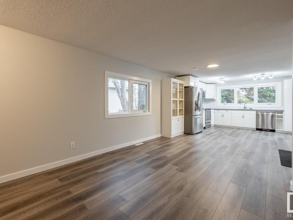 












23 The Pkwy NW

,
Edmonton,




AB
T6P 1E1

