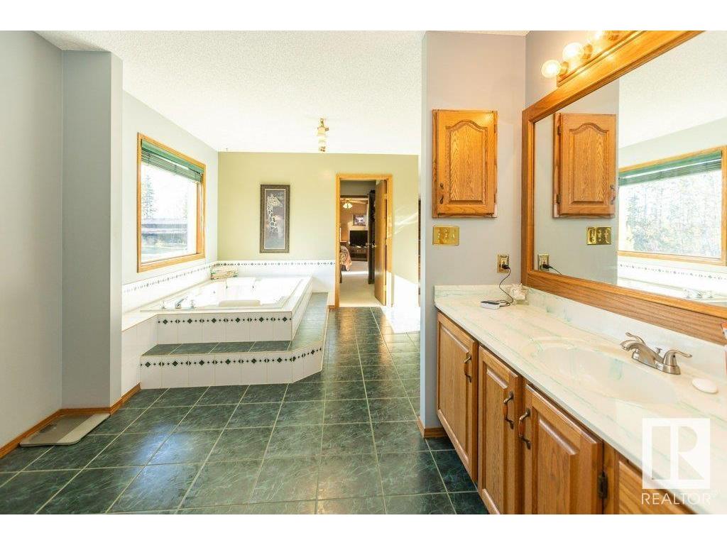 












8 Sunrise DR Summer Village of Larkspur

,
Rural Westlock County,




AB
T0G 0S0

