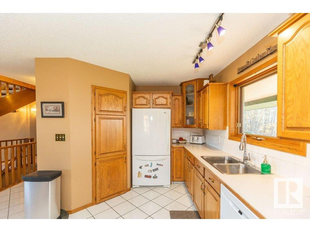 












8 Sunrise DR Summer Village of Larkspur

,
Rural Westlock County,




AB
T0G 0S0


