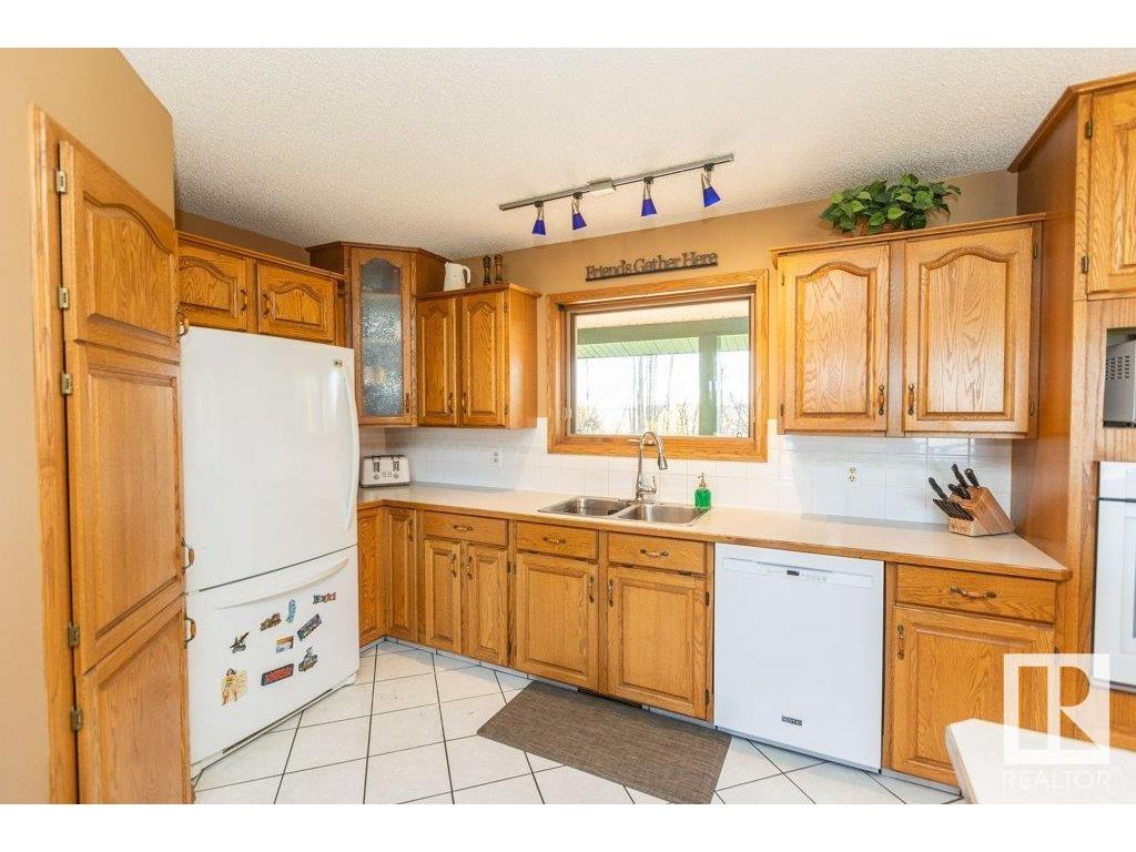 












8 Sunrise DR Summer Village of Larkspur

,
Rural Westlock County,




AB
T0G 0S0

