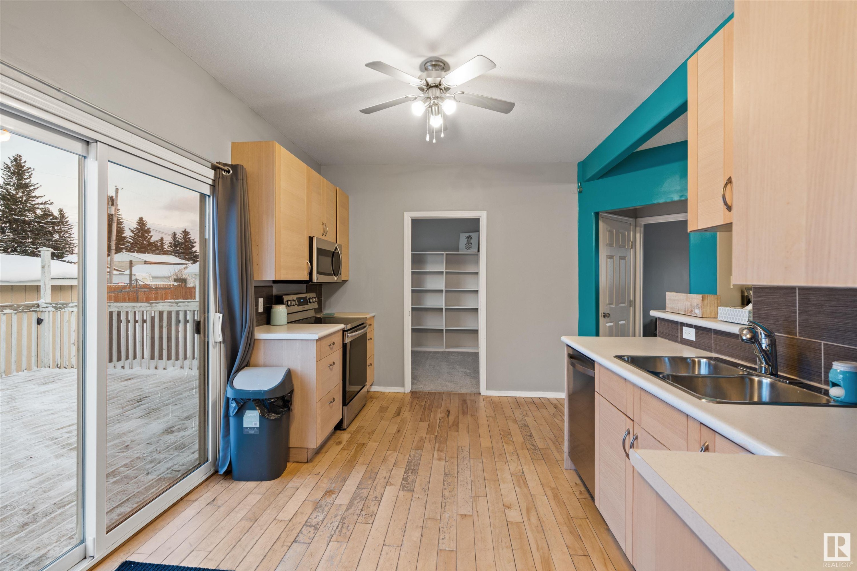 












4713 48 Street

,
Cold Lake,




AB
T9M 1Y4

