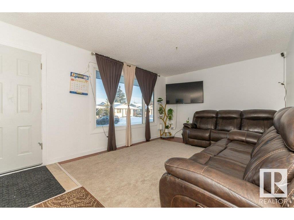 












14530 30 Street NW

,
Edmonton,




AB
T5Y 2C3

