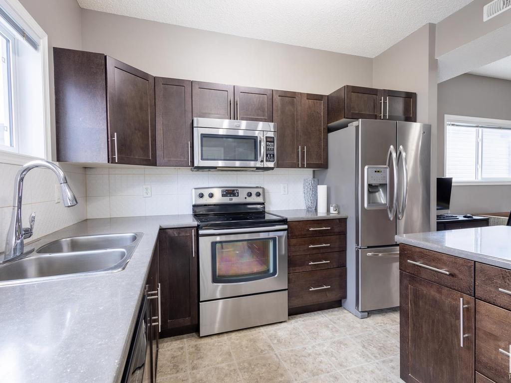 












17 6520 2 Avenue SW

,
Edmonton,




AB
T6X 1X4

