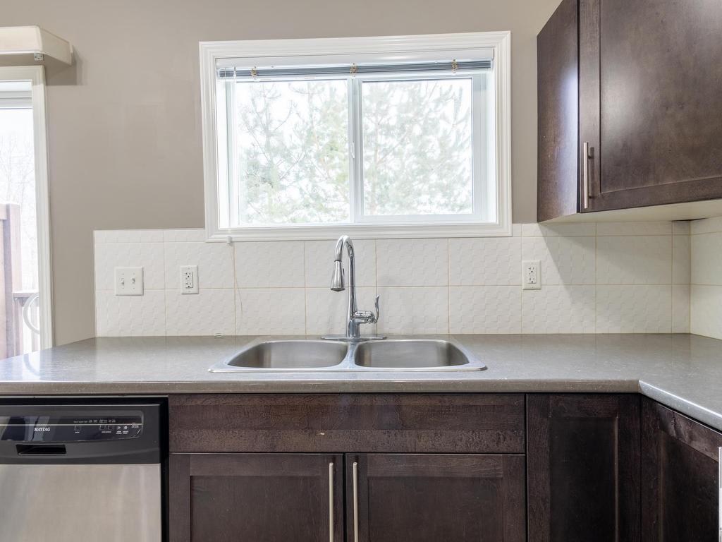 












17 6520 2 Avenue SW

,
Edmonton,




AB
T6X 1X4

